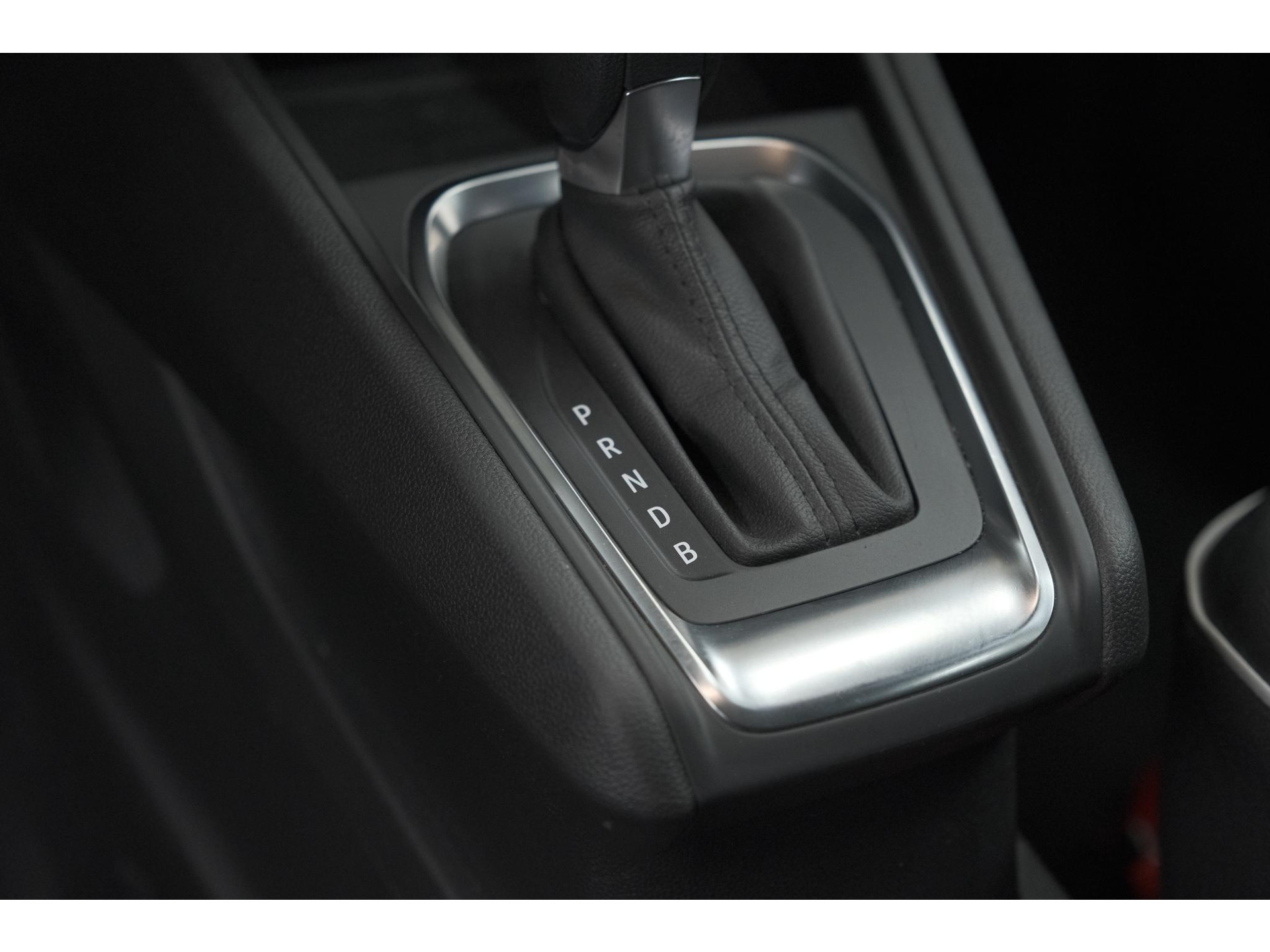 Renault Captur 1.6 E-Tech full hybrid 145 techno | Navigatie | Camera | Apple Carplay | 9.3 Inch Grootscherm