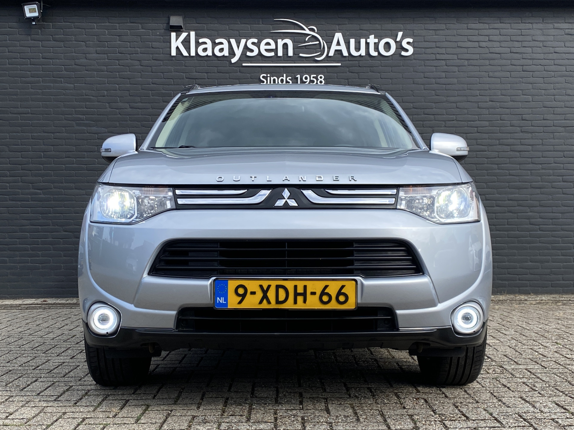 Mitsubishi Outlander 2.0 Intense 150 pk AUT. | dealer onderh. | lichtmetaal 18 inch | trekhaak | cruise control | apple carplay - android