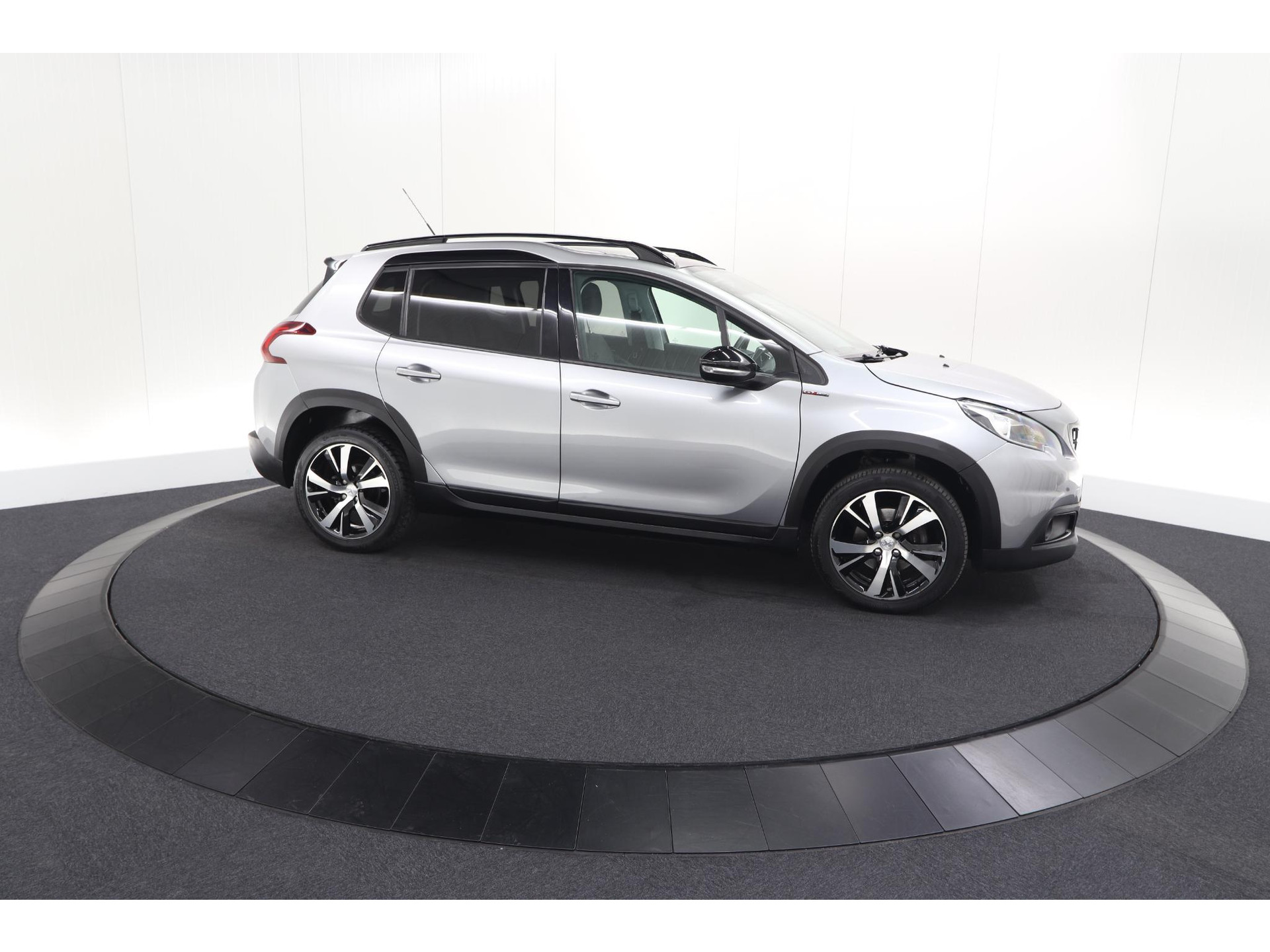 Peugeot 2008 PureTech 110 EAT6 GT-Line | Trekhaak | Panoramadak | Apple Carplay | Parkeersensoren