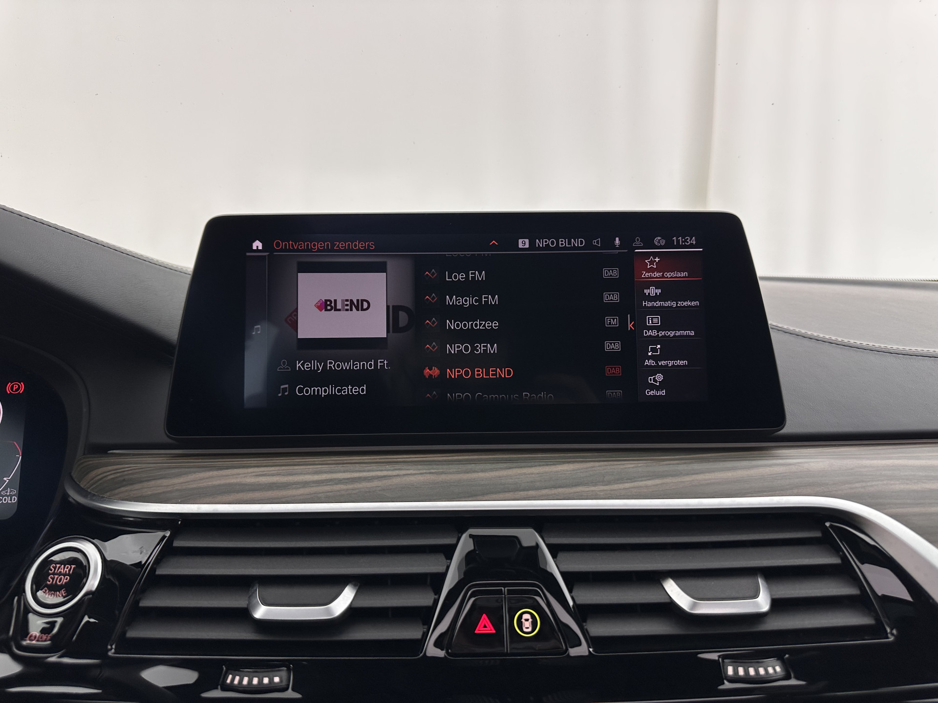 BMW 5-serie Touring 540i xDrive  M-Sportpack High Executive Aut. *PANO | LEATHER | FULL-LED | ADAPTIVE-CRUISE | DIGI-COCKPIT | MEMORY-PACK | BLINDSPOT | TOPVIEW | HARMAN/KARDON | KEYLESS | DIGI-COCKPIT | HEATED-COMFORTSEATS | AMBIENTLIGHT | HEAD-UP |