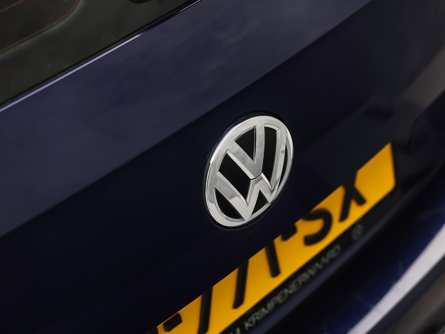Volkswagen Passat Variant 1.4 TSI ACT Highline 150Pk Automaat (APPLE CARPLAY, GROOT NAVI, CLIMATE, CAMERA, SPORTSTOELEN, GETINT GLAS, KEYLESS START, ADAPTIVE CRUISE,