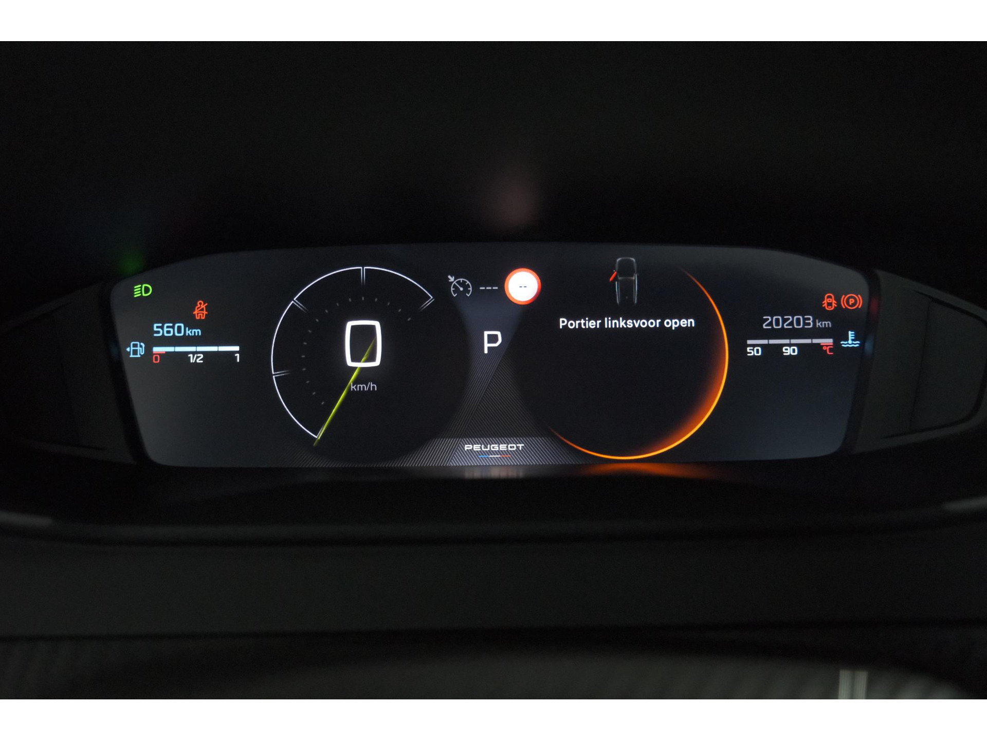 Peugeot 2008 1.2 Hybrid 145 Allure | Apple Carplay | Climate Control | Parkeersensoren Voor + Achter