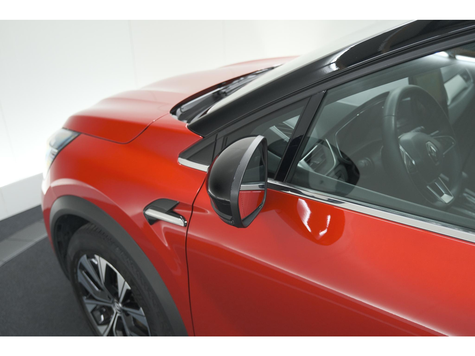 Renault Captur 1.6 E-Tech full hybrid 145 techno | Navigatie | Camera | Apple Carplay | 9.3 Inch Grootscherm
