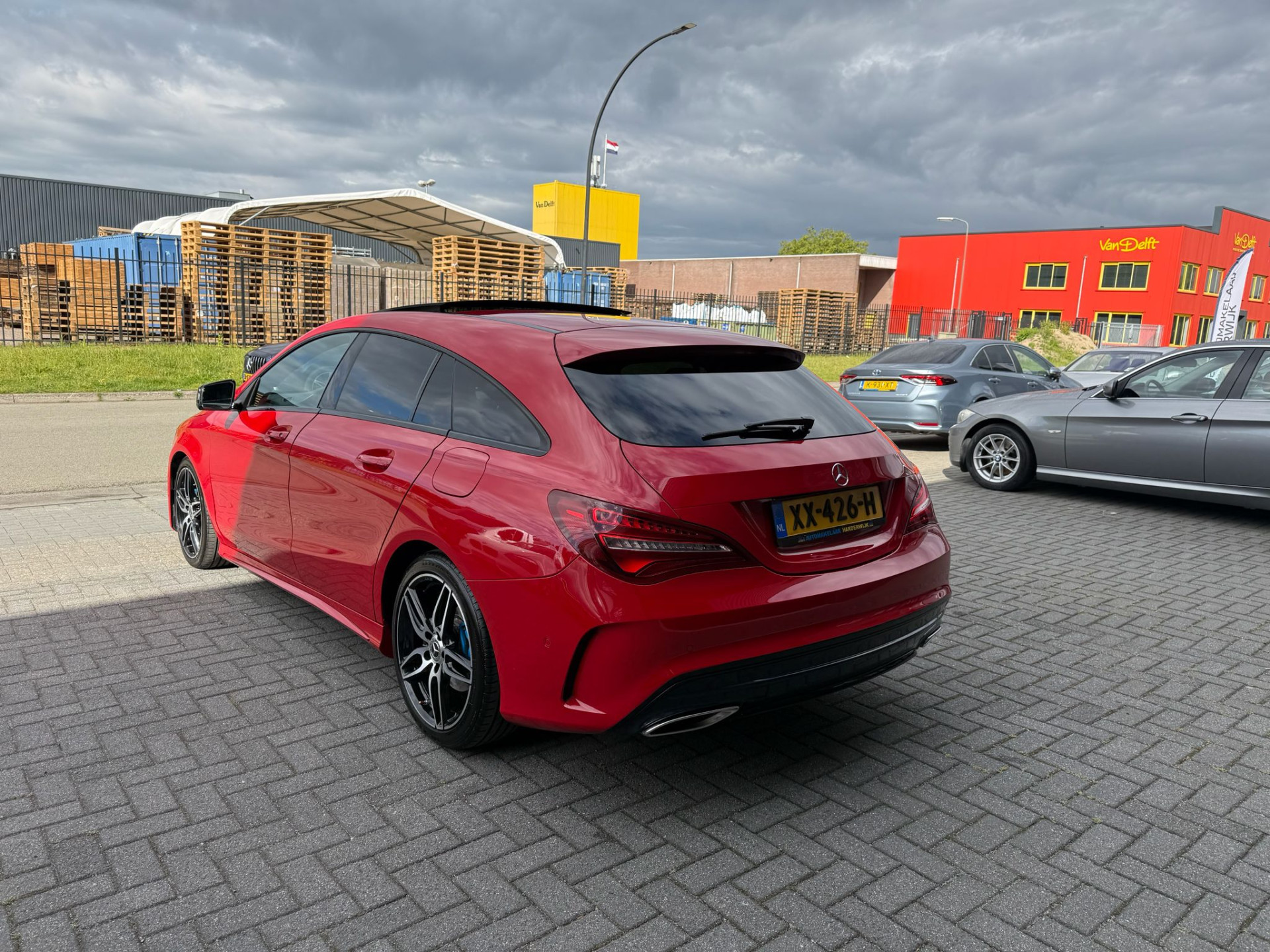 Mercedes-Benz CLA-klasse Shooting Brake 180 | 3/6/12MND GARANTIE| NAVI | PANO DAK | NAVI | CAMERA |