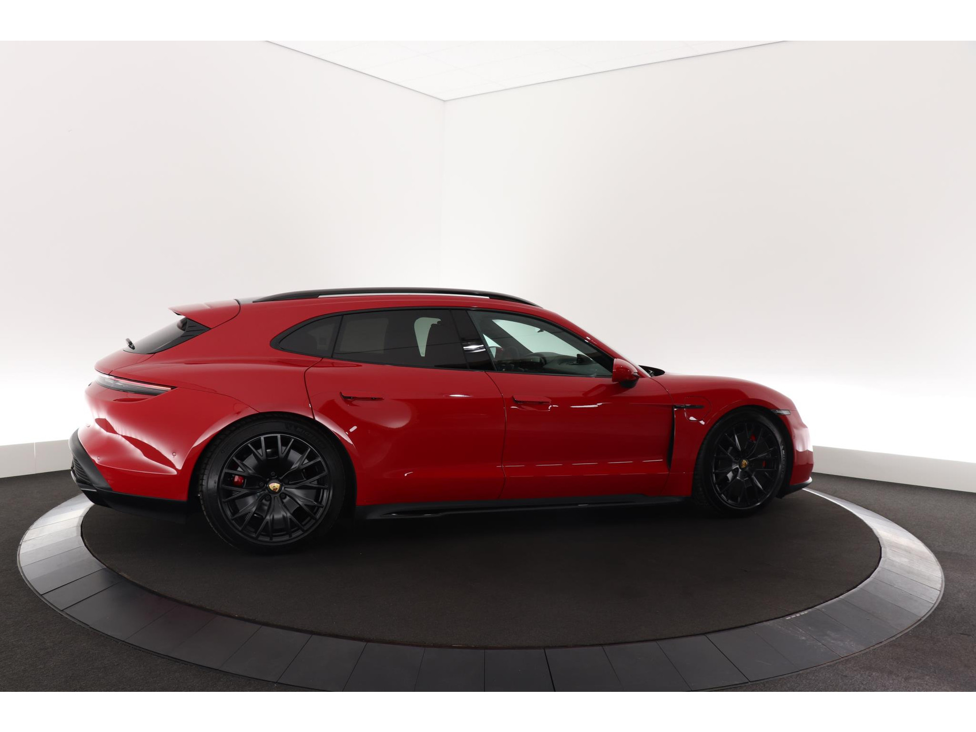 Porsche Taycan Sport Turismo GTS | 93 kWh Accu Plus | Surround View | InnoDrive | Sport Chrono Pakket | Panoramadak