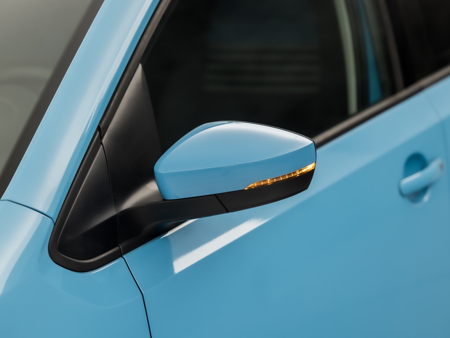 Volkswagen up! 1.0 Sport up! (AIRCO, 5 DEURS, CRUISE, PARKEERSENSOREN, GETINT GLAS, SPORTSTOELEN, LM VELGEN, NIEUWSTAAT)