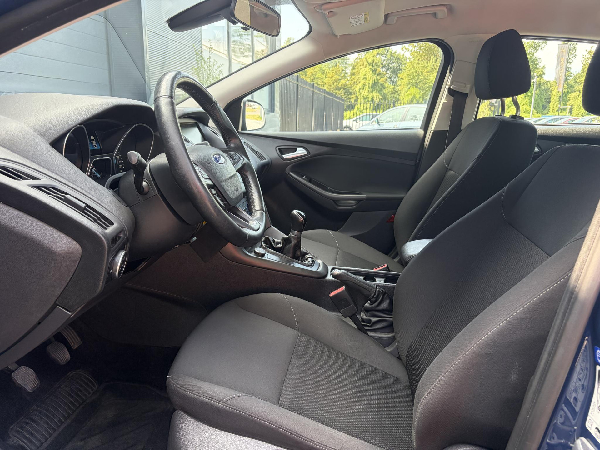 Ford Focus 1.0 Trend Edition Dealer Onderhouden,Trekhaak,Navi,Airco,Cruise,2e Eigenaar,N.A.P,102pk,Apk tot 09-2027