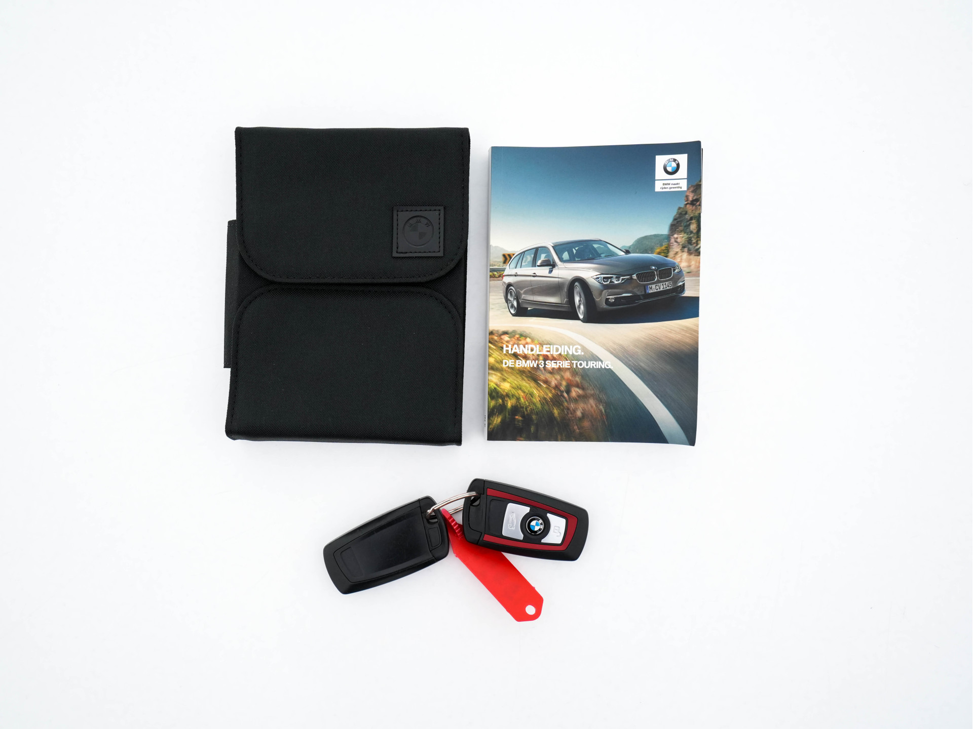 BMW 3-serie Touring 320d EDE Executive Aut. *PANO | LEATHER | FULL-LED | DIGI-COCKPIT | HEATED-SPORTSEATS | NAVI-FULLMAP | PRIVACY-GLASS | ECC | KEYLESS | LANE-ASSIST | PDC | CRUISE | TOWBAR | 18''ALU*