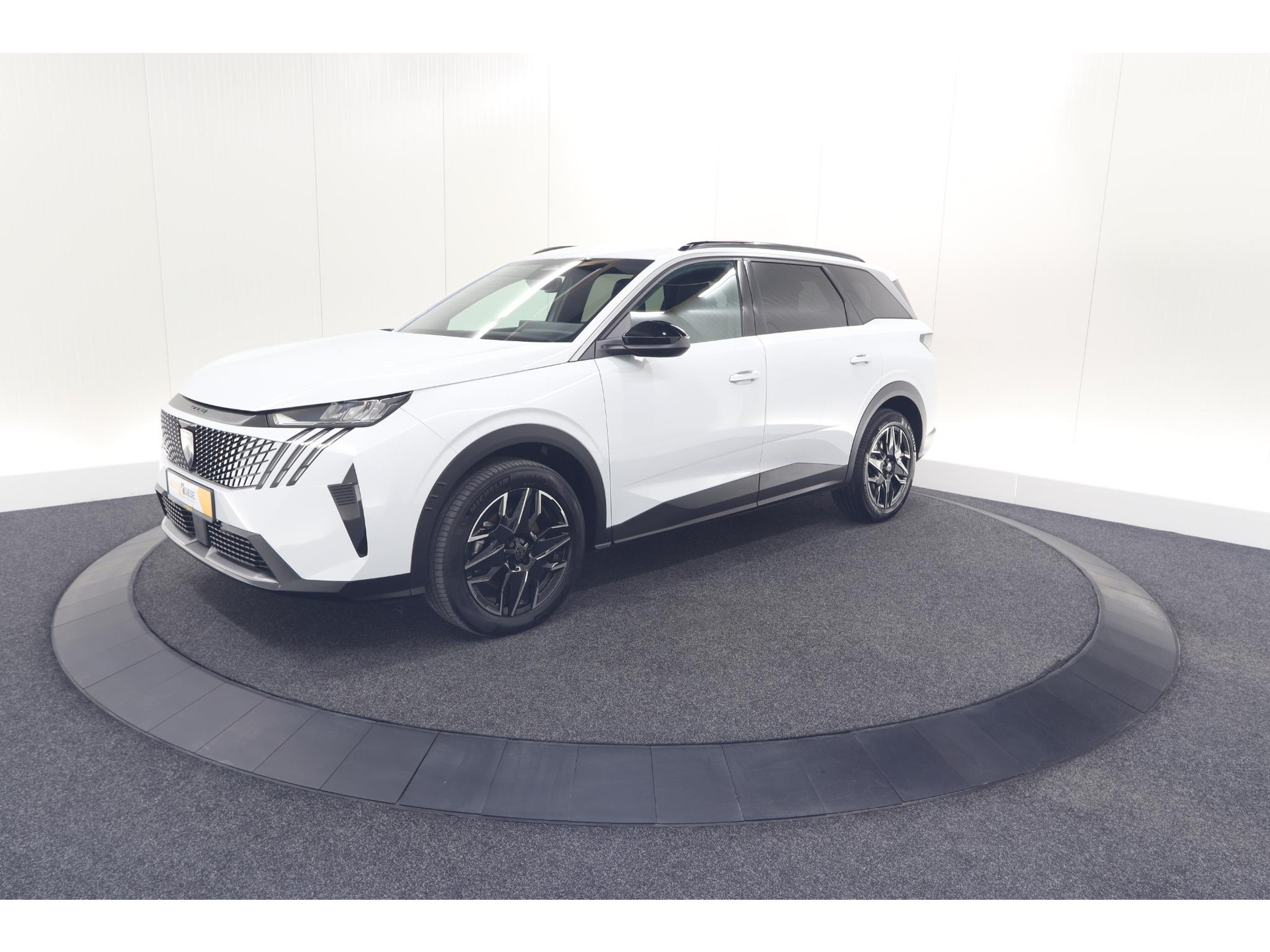 Peugeot 5008 Hybrid 136 e-DCS6 Allure | 7 Zitplaatsen | Camera | Stoelverwarming | Panoramic Navigation pack