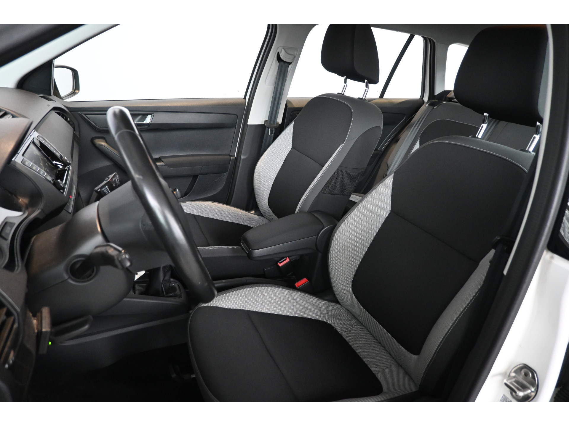 ŠKODA Fabia Combi 1.0 TSI Ambition Business Airco Navigatie Cruise Control Rijklaarprijs Inruil Mogelijk!