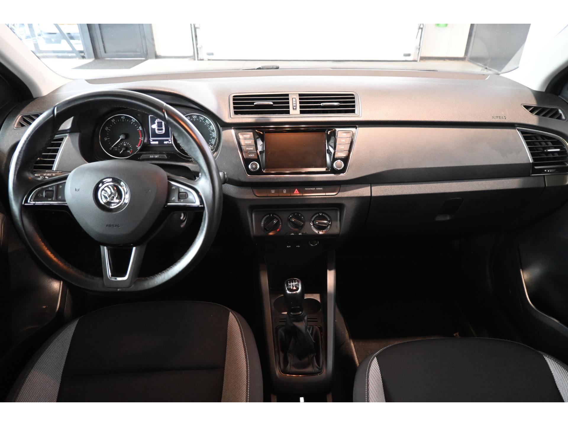 ŠKODA Fabia Combi 1.0 TSI Ambition Business Airco Navigatie Cruise Control Rijklaarprijs Inruil Mogelijk!