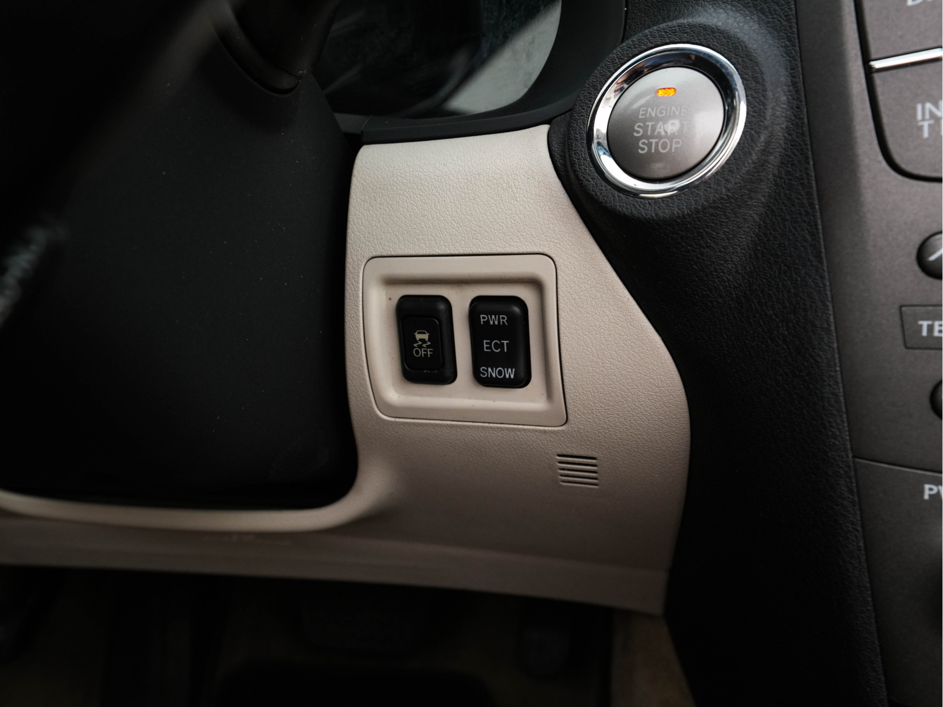 Lexus IS Cabriolet 250C Luxury Aut. * LEATHER | NAVI-FULLMAP | KEYLESS | PDC | SHIFT-PADDLES | CRUISE | ECC | HEATED-SEATS | CAMERA | AIRSCARF | 18''ALU *