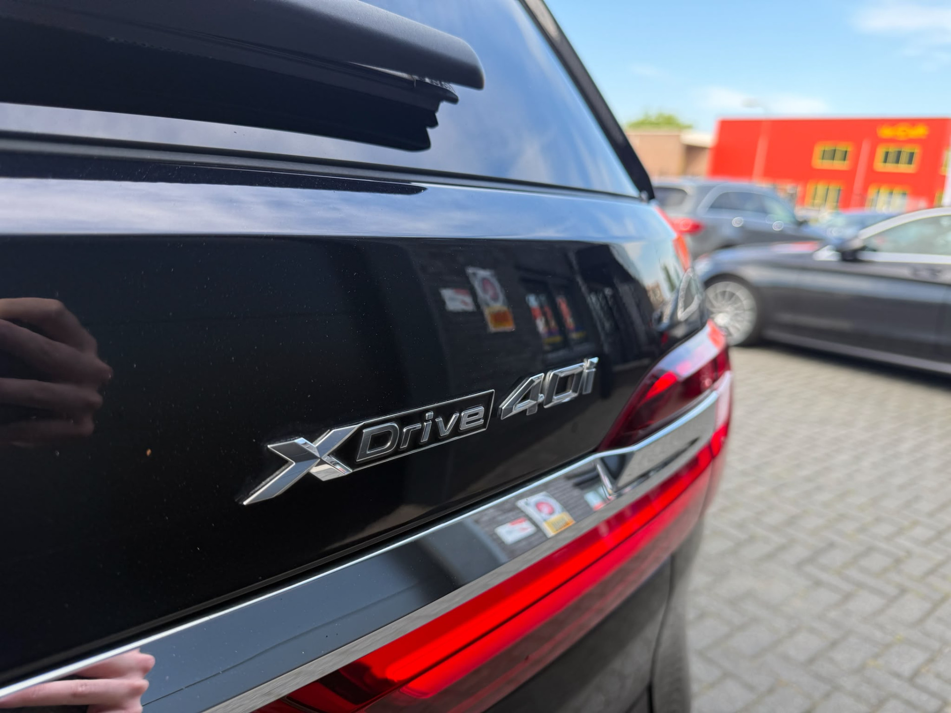 BMW X7 xDrive40i 6p. | 2E EIGENAAR | 3/6/12MND GARANTIE| M-SPORT |PANO | LASER | LED | B&W | MASSAGE | CARPLAY | TREKHAAK | DAB | BOMVOL |