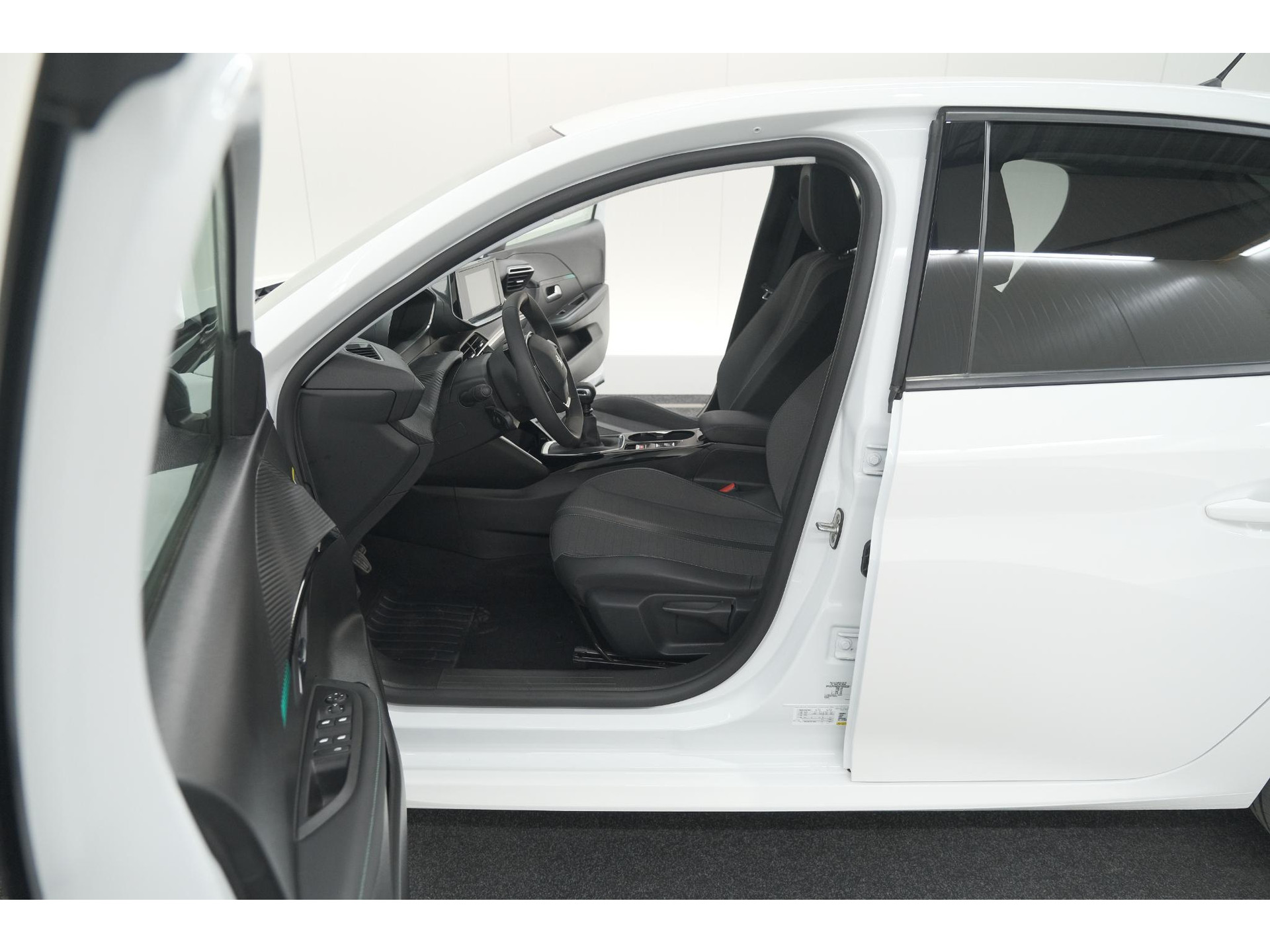 Peugeot 208 PureTech 100 Allure Pack | Camera | Apple Carplay | Stoelverwarming | Parkeersensoren