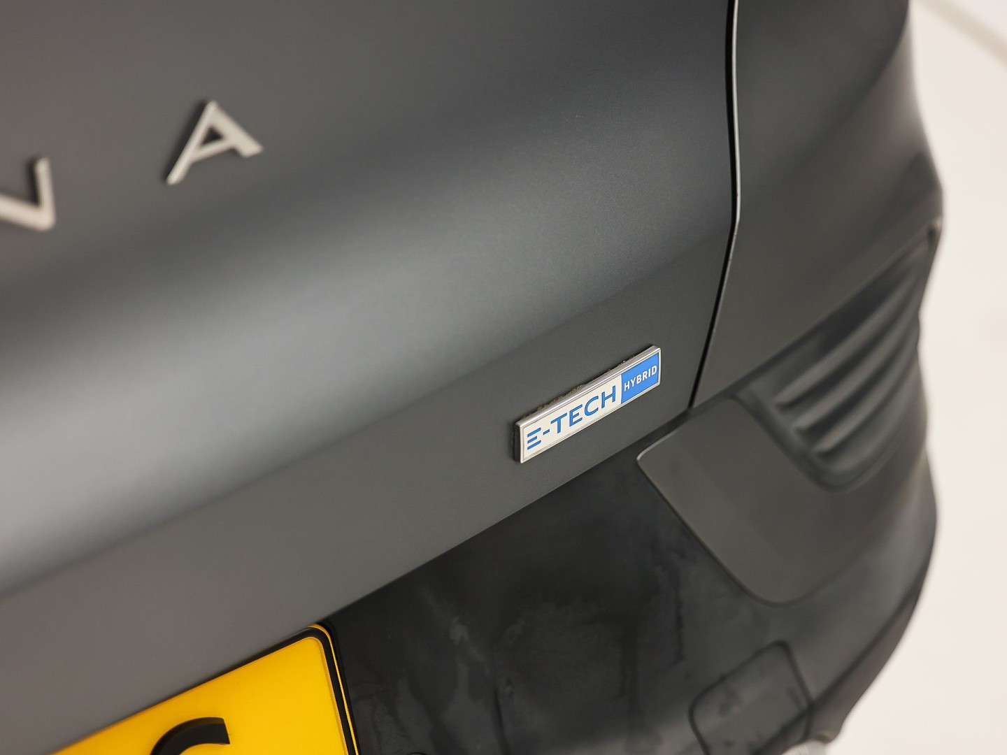 Renault Arkana 1.6 E-Tech Hybrid 145 Intens 145Pk Automaat (GROOT NAVI, CAMERA, STOELVERWARMING, SPORTSTOELEN, ADAPTIVE CRUISE, GETINT GLAS, KEYLESS, NIEUWSTAAT)