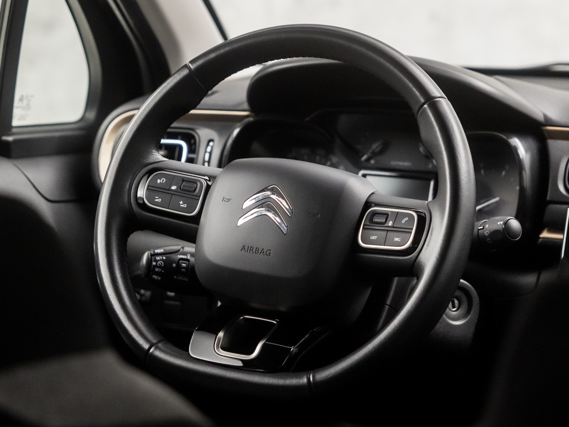 Citroën C3 1.2 PureTech S&S Origins (APPLE CARPLAY, NAVIGATIE, 360 CAMERA, LANE ASSIST, SPORTSTOELEN, LM VELGEN, PARKEERSENSOREN, CRUISE, NIEUWE APK, NIEUWSTAAT)