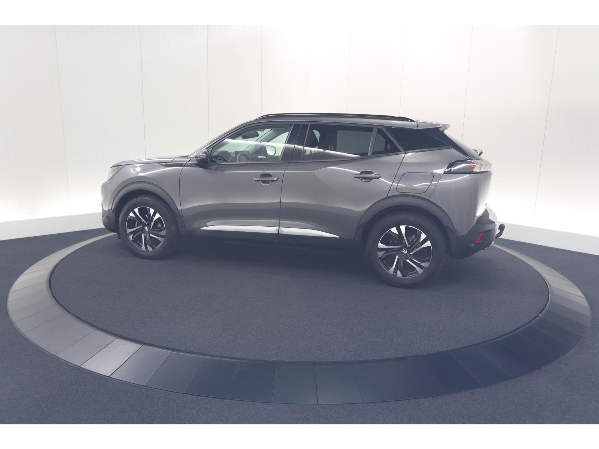 Peugeot 2008 PureTech 130 EAT8 Allure Pack | Trekhaak | Camera | Navigatie | Parkeersensoren