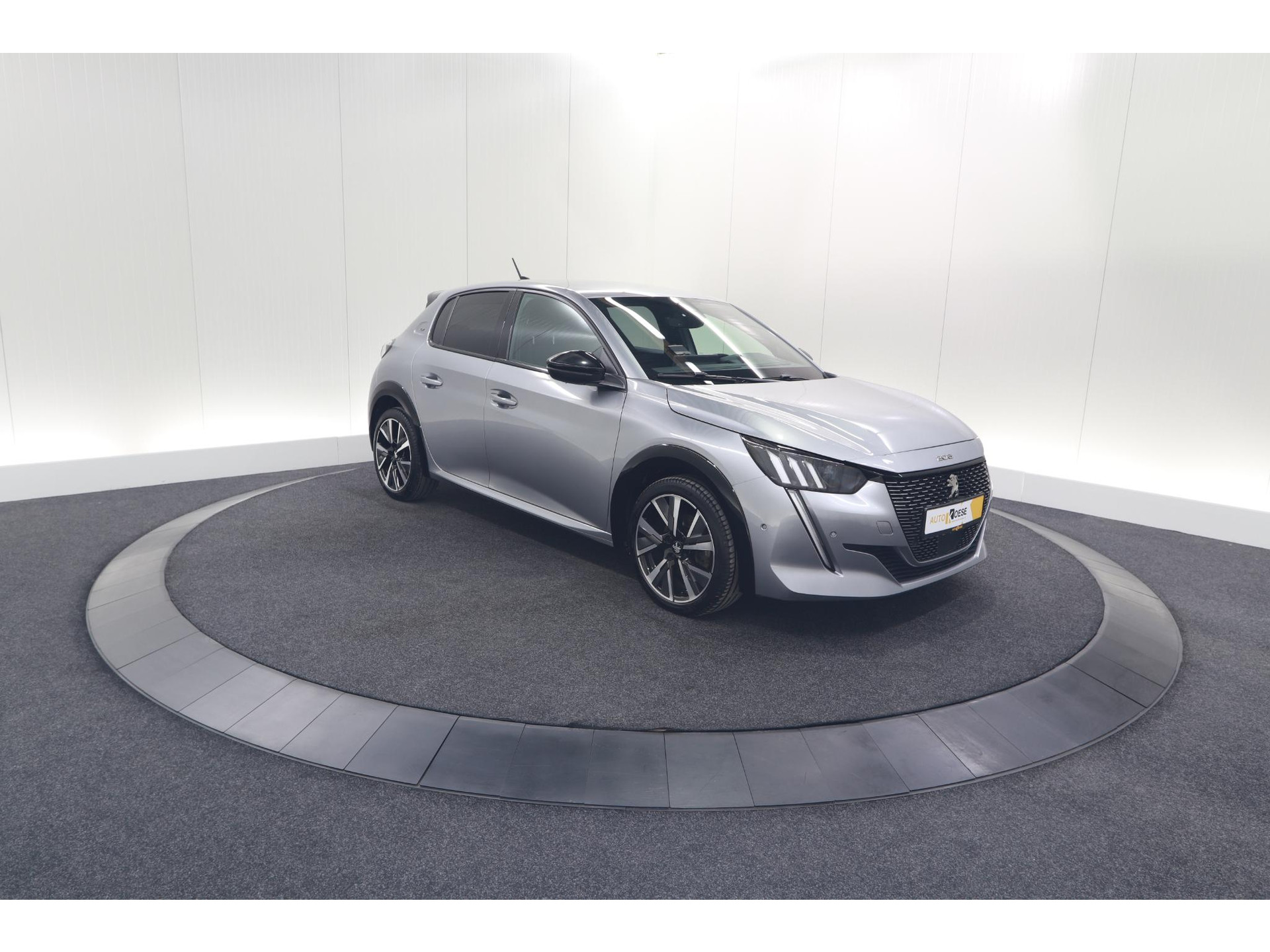 Peugeot 208 PureTech 131 EAT8 GT | Camera | Dodehoekdetectie | Navigatie | Carplay