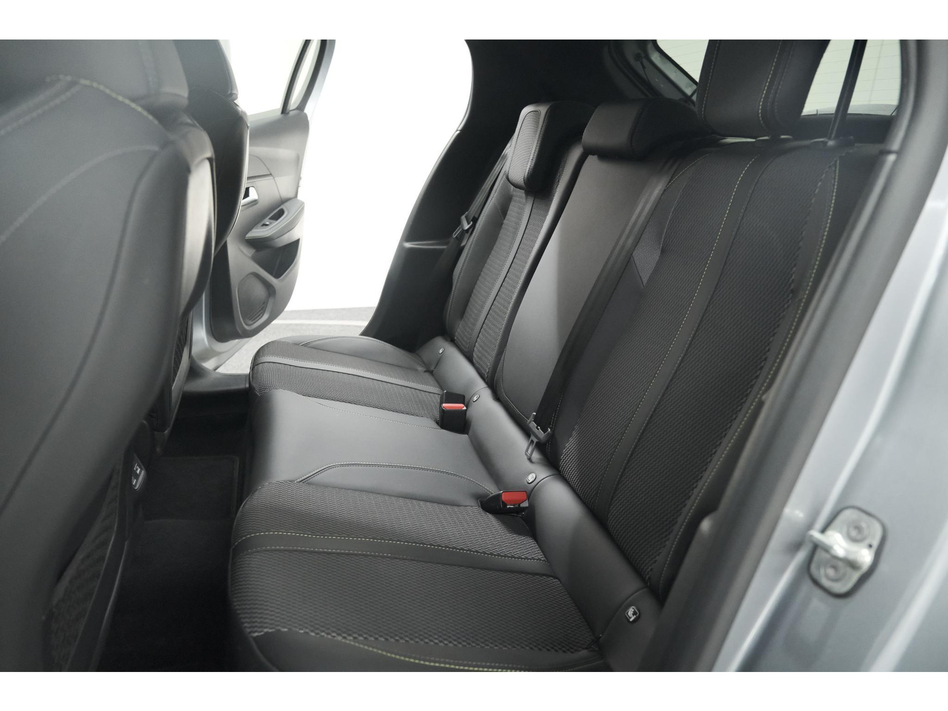 Peugeot 208 PureTech 100 GT | Camera | Navigatie | Apple Carplay | Parkeersensoren