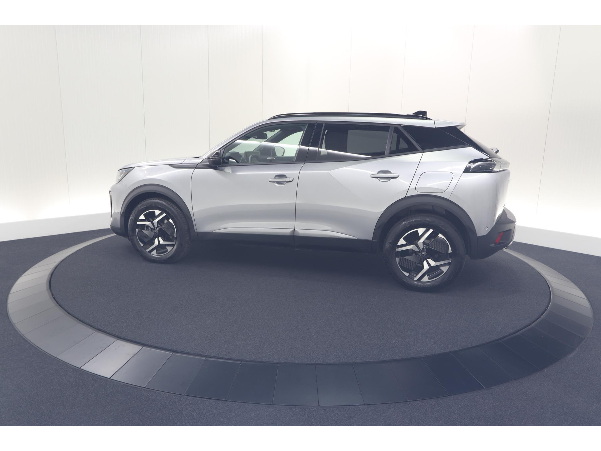 Peugeot 2008 1.2 Hybrid 145 Allure | 360 Camera | Adaptieve Cruise Control | Dodehoekdetectie | Apple Carplay