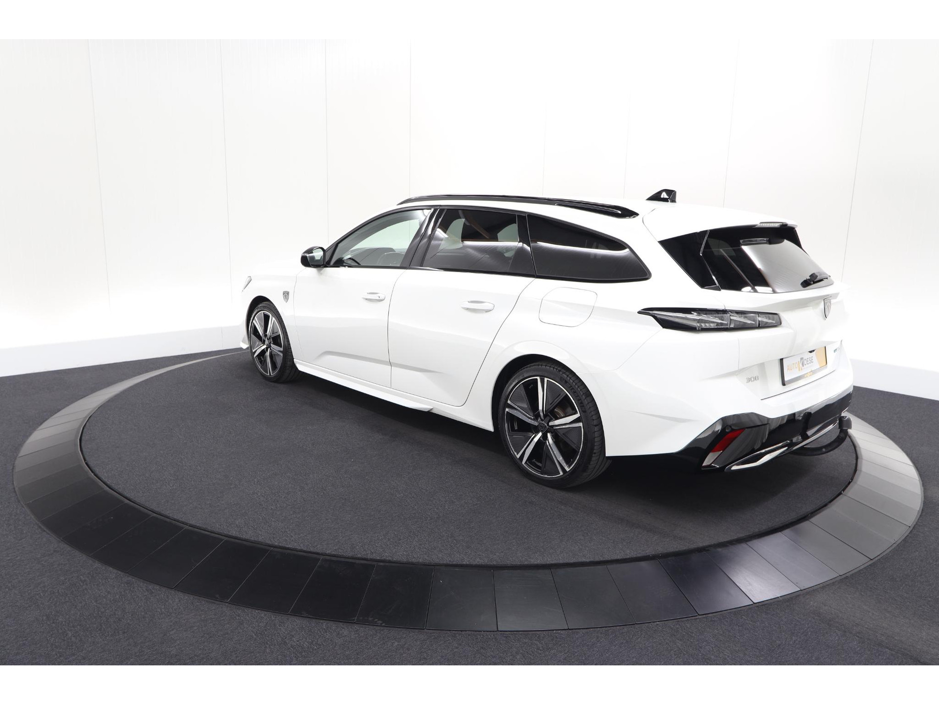 Peugeot 308 SW 1.6 HYbrid 180 GT Pack Business | Trekhaak | 360 Camera | Adaptieve Cruise Control | Elektronische Kofferklep