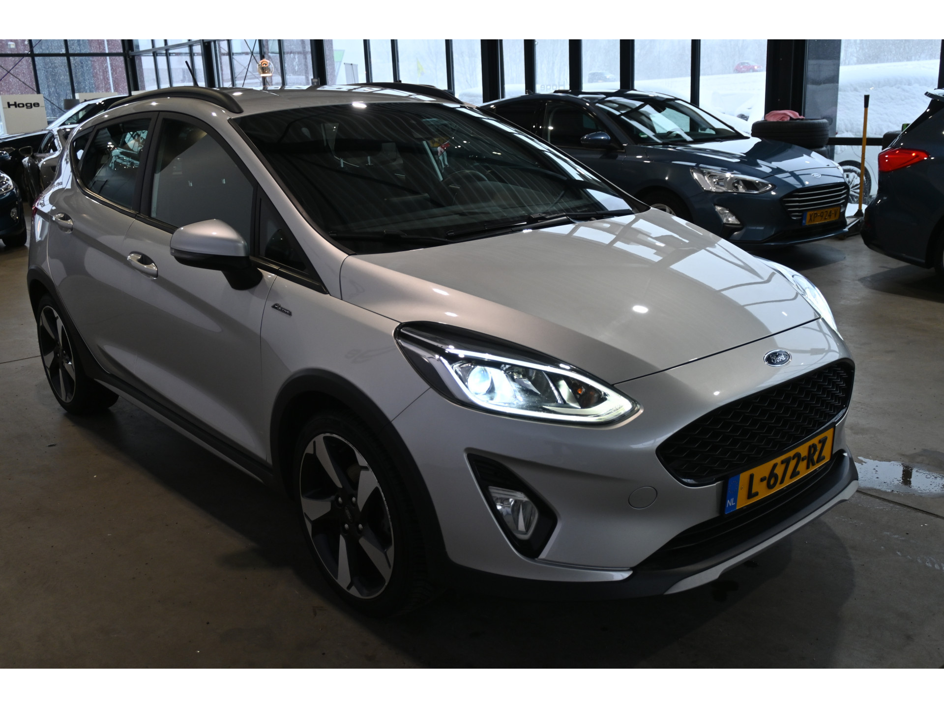 Ford Fiesta 1.0 EcoBoost Hybrid Active X Navigatie Caplay Stoel/Stuurverwarming Goed Onderhouden! Inruil Mogelijk!