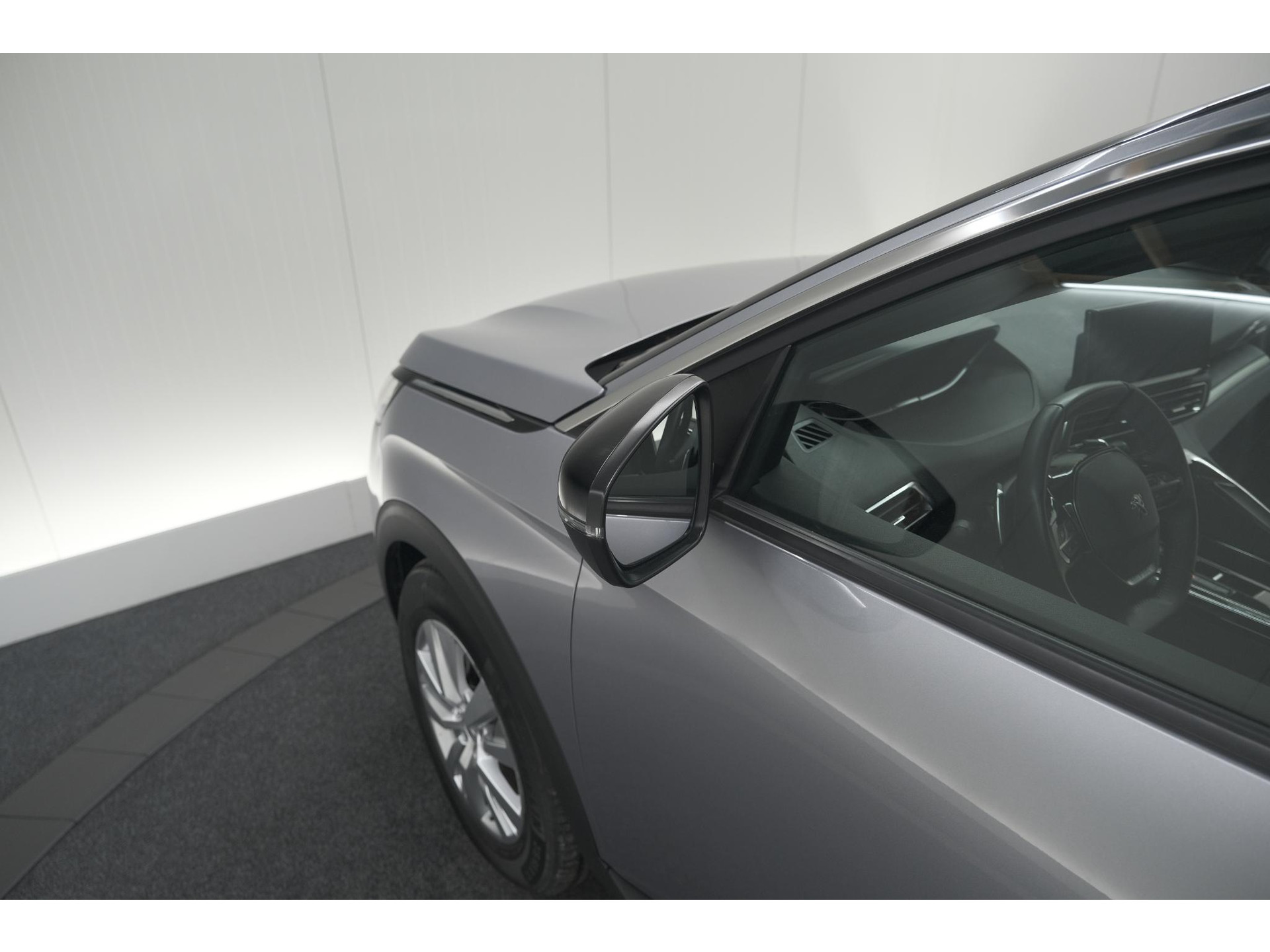 Peugeot 5008 PureTech 130 EAT8 Active Pack | 7 Zitplaatsen | Camera | Apple Carplay | Parkeersensoren