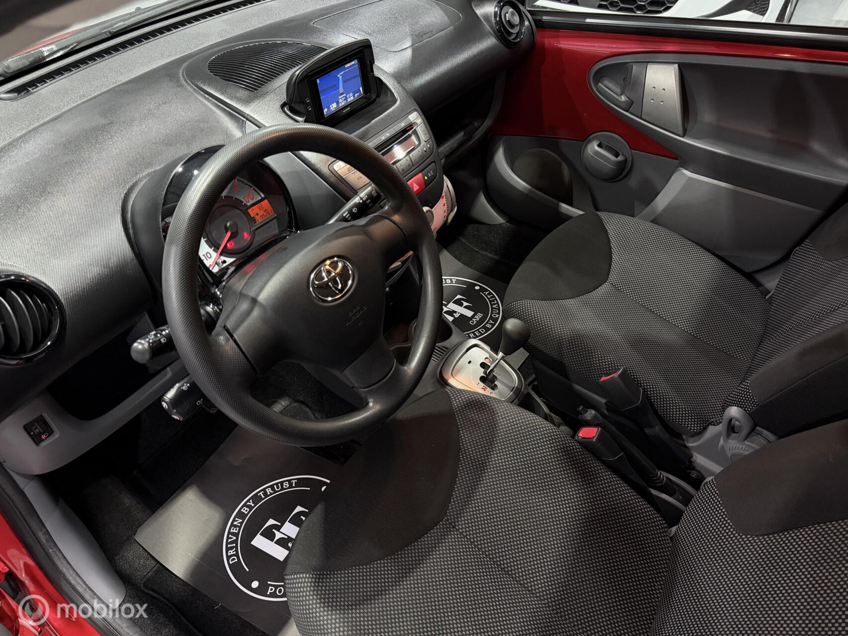 Toyota Aygo 1.0-12v Aspiration Red Navigator|Automaat|NAP|Navi