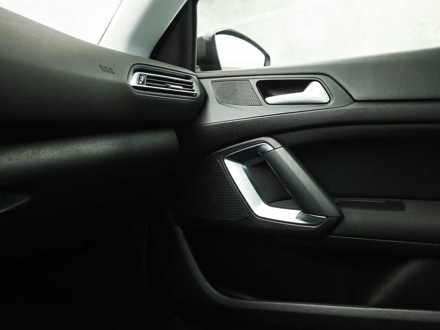 Peugeot 308 SW 1.2 PureTech Sport (PANORAMADAK, APPLE CARPLAY, GROOT NAVI, TREKHAAK, GETINT GLAS, SPORTSTOELEN, PARKEERSENSOREN, CRUISE, NIEUWSTAAT)