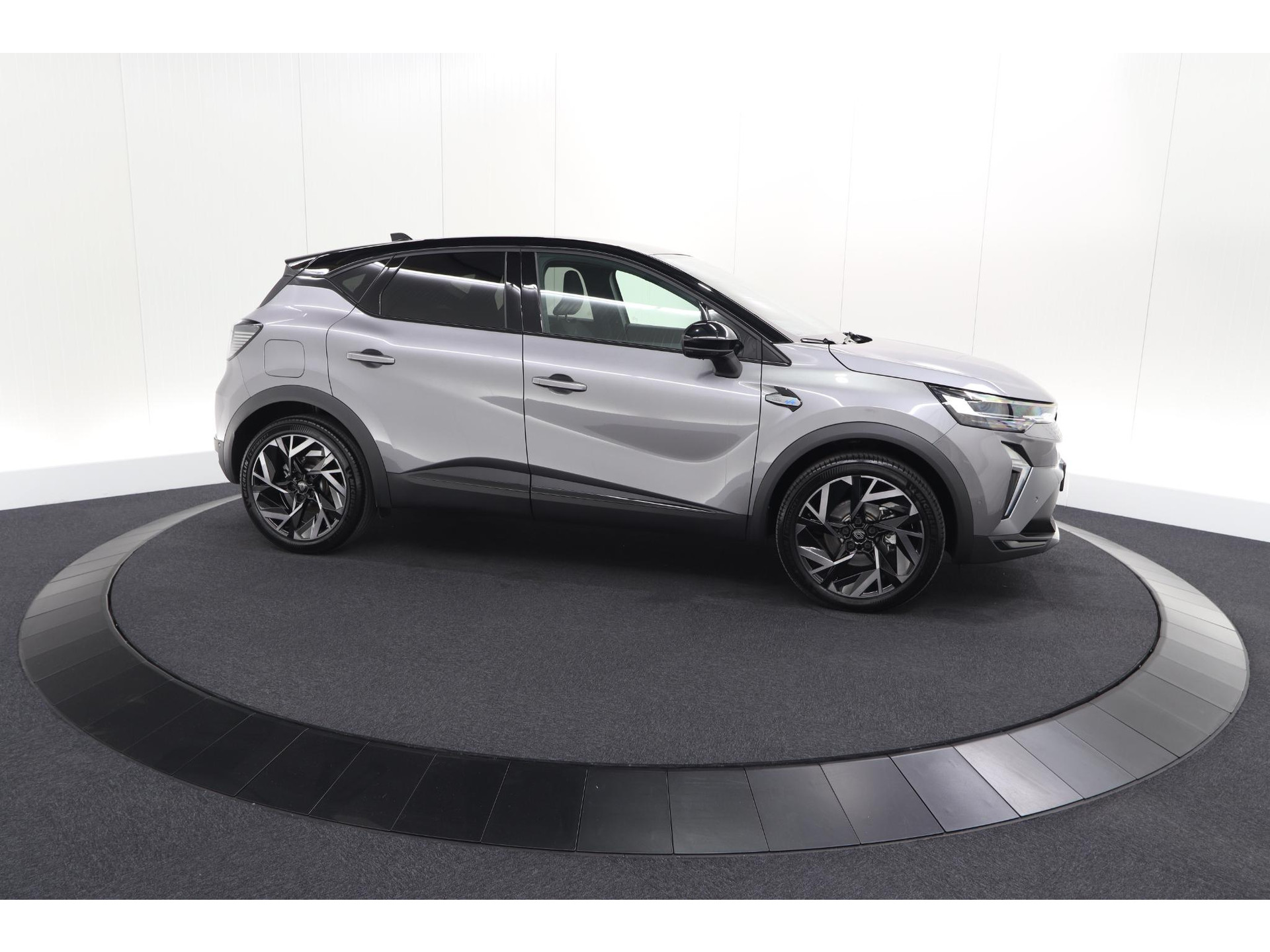 Renault Captur 1.8 E-Tech Full Hybrid 160 Esprit Alpine | 360 Camera | Dodehoekdetectie | Adaptieve Cruise Control