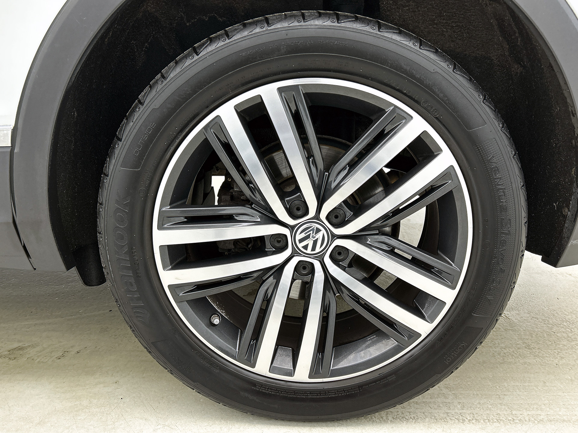 Volkswagen Tiguan 2.0 TSI 4Motion Highline Business R | PANORAMA | HEAD UP | ADAPTIVE | ELEKTR. A-KLEP | STOELVERW. | NAVI |