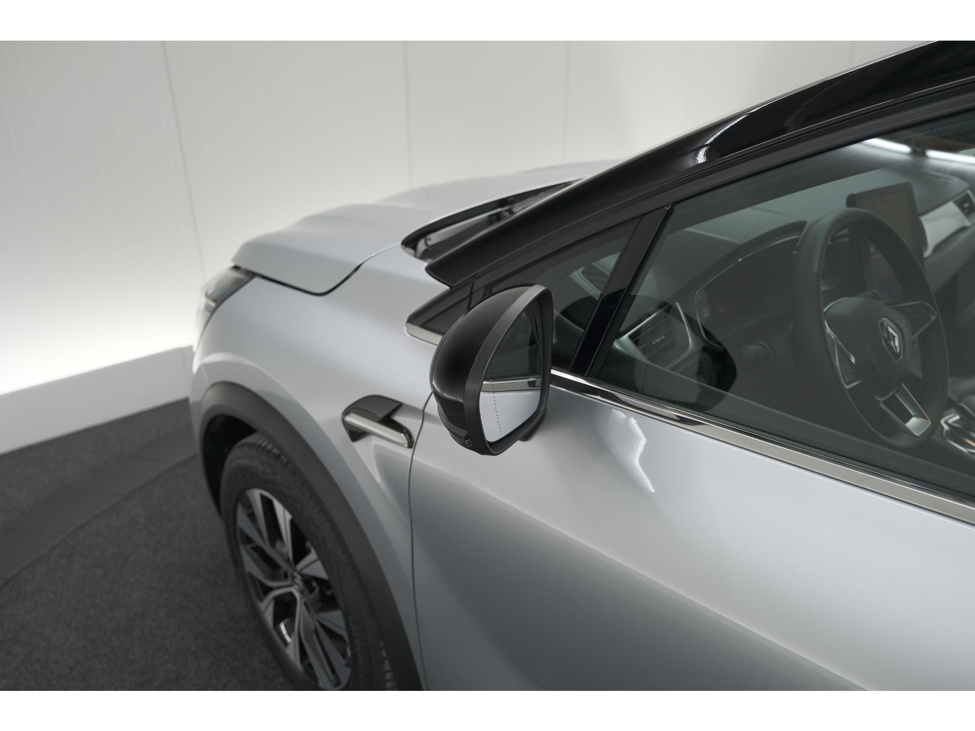 Renault Captur Mild Hybrid 140 EDC Techno | Camera | 9.3 Inch Scherm | Apple Carplay | Parkeersensoren | Allseason Banden | Stoelverwarming