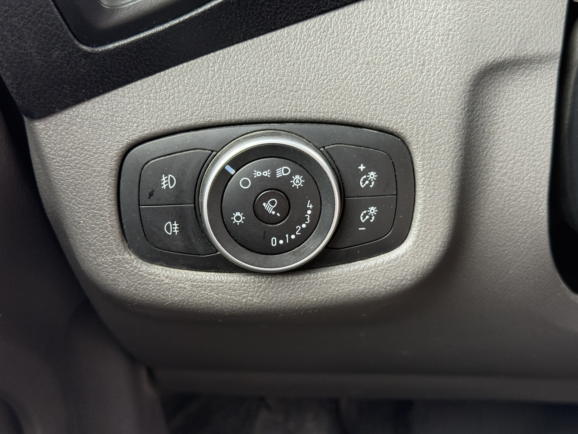 Ford Transit Connect 1.5 TDCI 100PK L2 Automaat Trekhaak Carplay Camera Airco Cruise Control Camera Parkeersensoren Achter Stoelverwarming