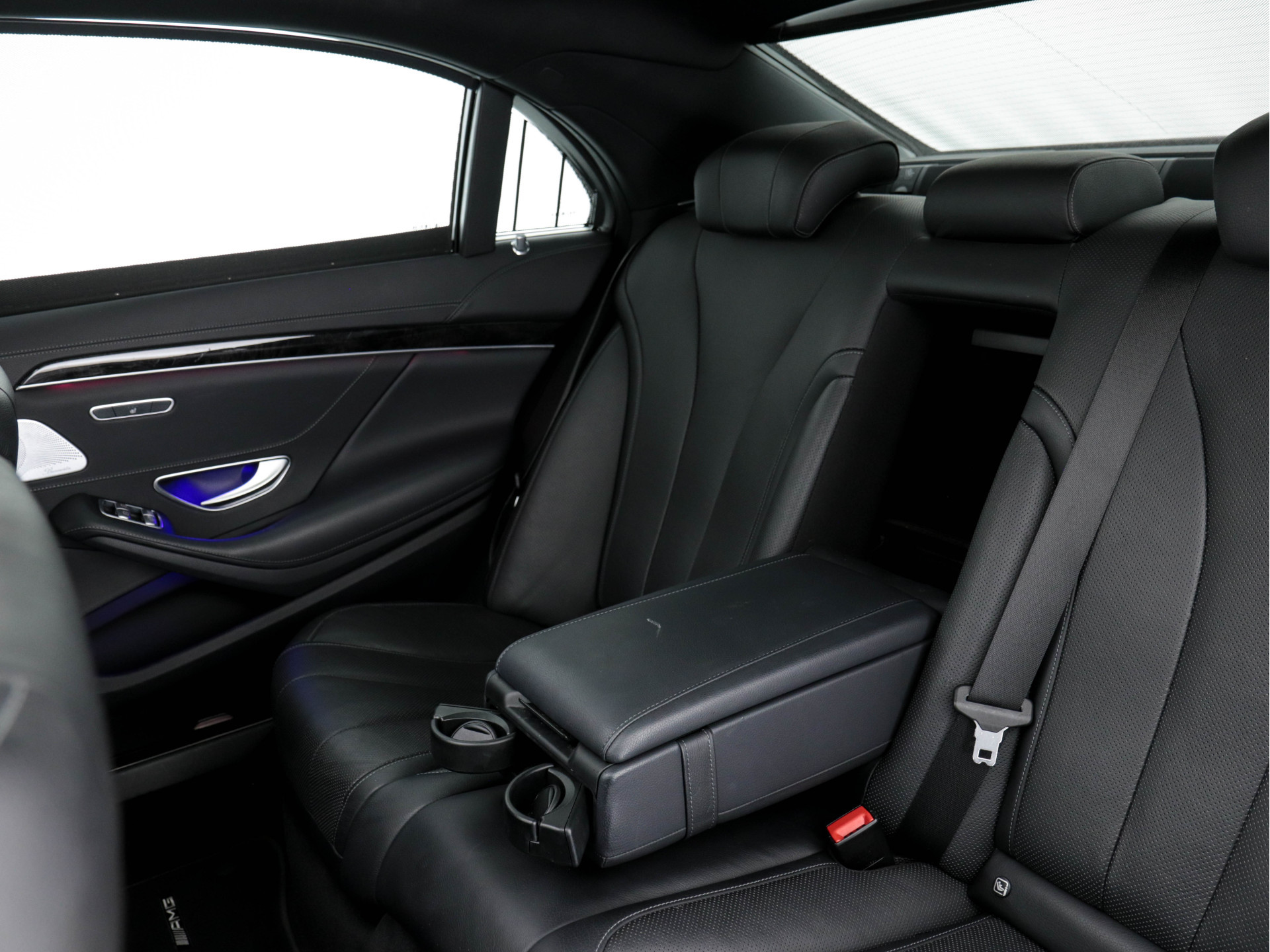 Mercedes-Benz S-klasse 400d 4-Matic Lang Aut. *PANO | DISTRONIC | BURMESTER-AUDIO | TOP-VIEW | KEYLESS | BLIND-SPOT | AIRMATIC | FULL-LEATHER  | FULL-LED |  MEMORY-PACK  | WIDE-SCREEN-DIGI-COCKPIT | AMBIENT-LIGHTNING |  HEATED/VENTI