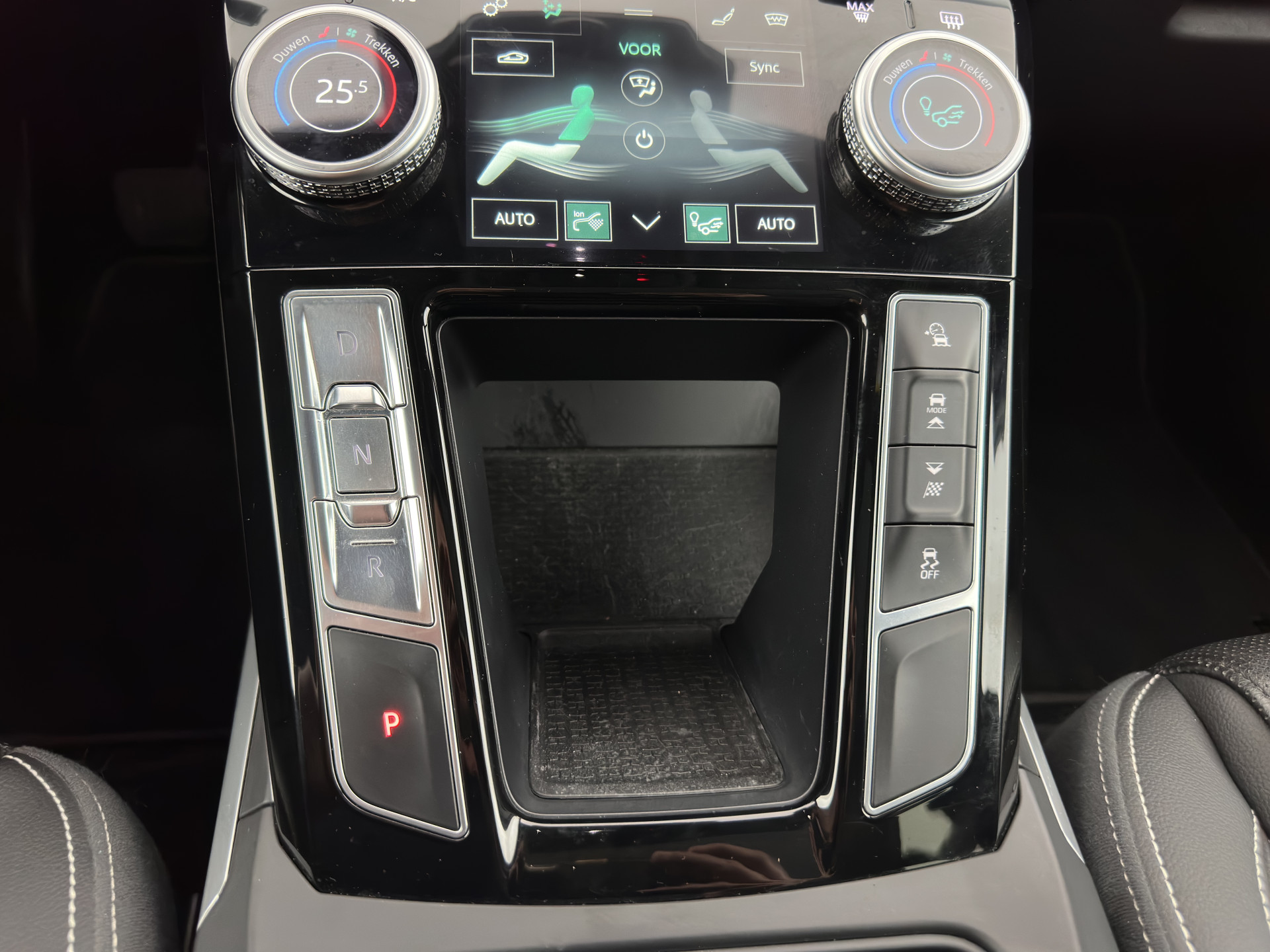 Jaguar I-PACE EV400 HSE 90 kWh AWD (INCL-BTW) *PANO | LEATHER | FULL-LED | MERIDIAN-AUDIO | TOP-VIEW | MEMORY-PACK | BLIND-SPOT | DIGI-COCKPIT | KEYLESS | DAB+ | NAVI-FULLMAP | ECC | HEATED-COMFORTSEATS | PDC | CCS-FASTLOADER