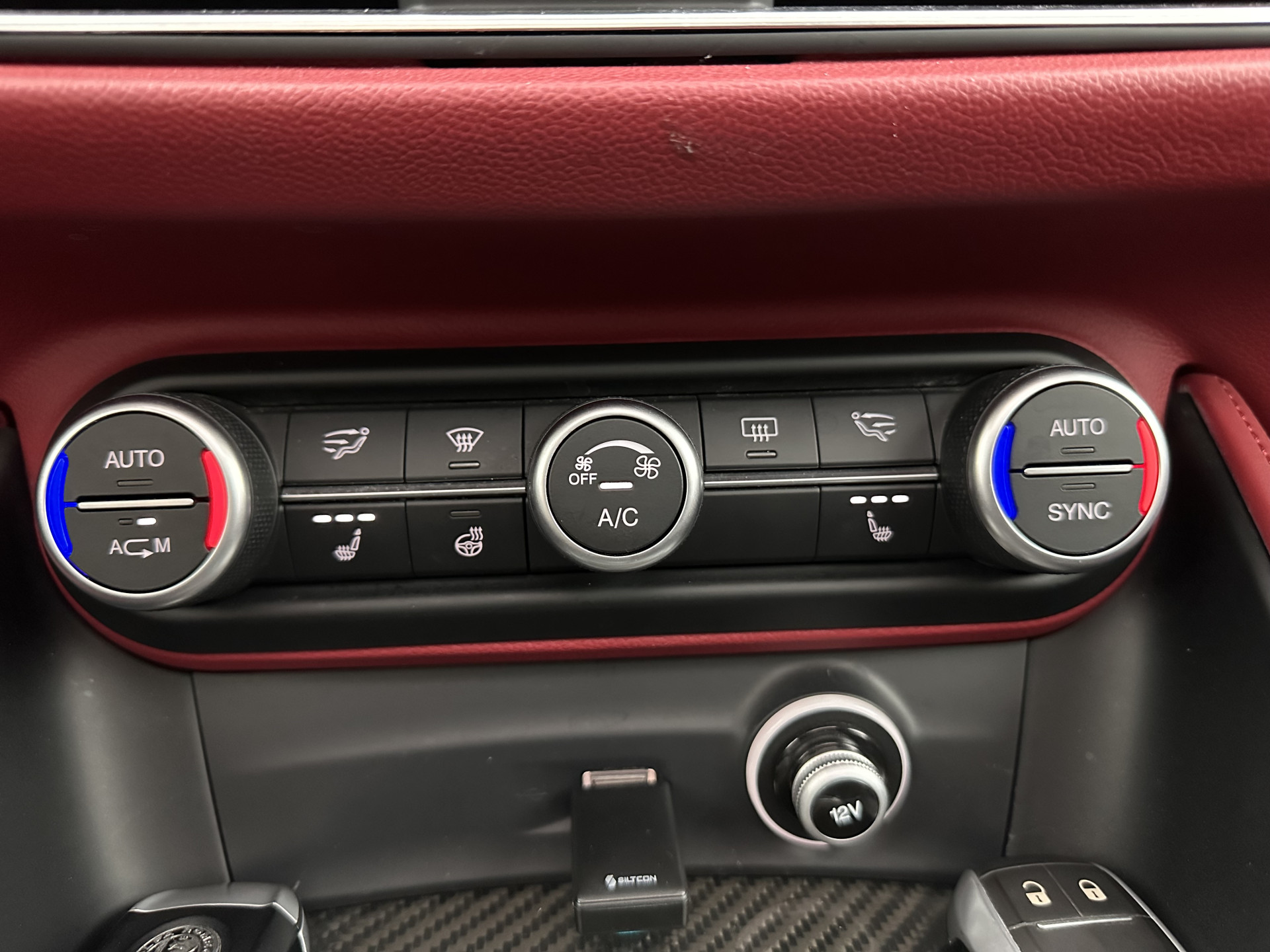 Alfa Romeo Stelvio 2.9 V6 AWD Quadrifoglio (INCL-BTW) Aut. *PANO | LEATHER-ALCANTARA | XENON | ADAPTIVE-CRUISE | BLIND-SPOT | HARMAN/KARDON | MEMORY-PACK | HEATED-SPORTSEATS | DAB+ | KEYLESS | CARPLAY | NAVI-FULLMAP | CARBON-INLAY |..