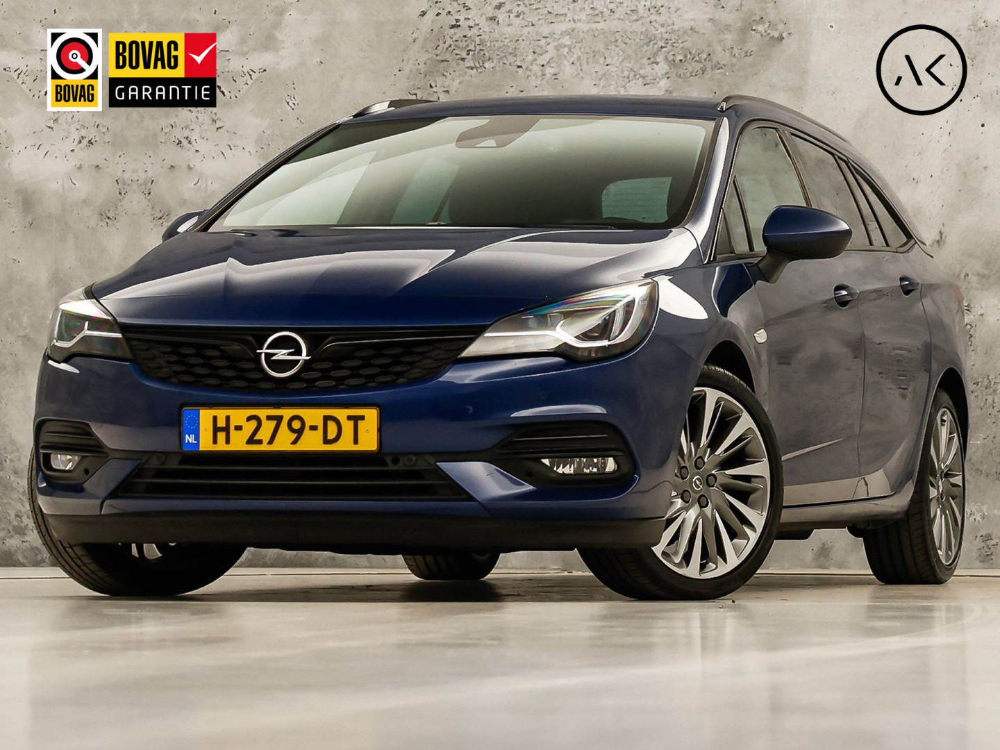 Opel Astra Sports Tourer 1.2 Launch Sport (VIRTUAL COCKPIT, APPLE CARPLAY, GROOT NAVI, CAMERA, STUUR/STOELVERWARMING, SPORTSTOELEN, GETINT GLAS, ADAPTIVE CRUISE, ZWART HEMEL, NIEUWSTAAT)