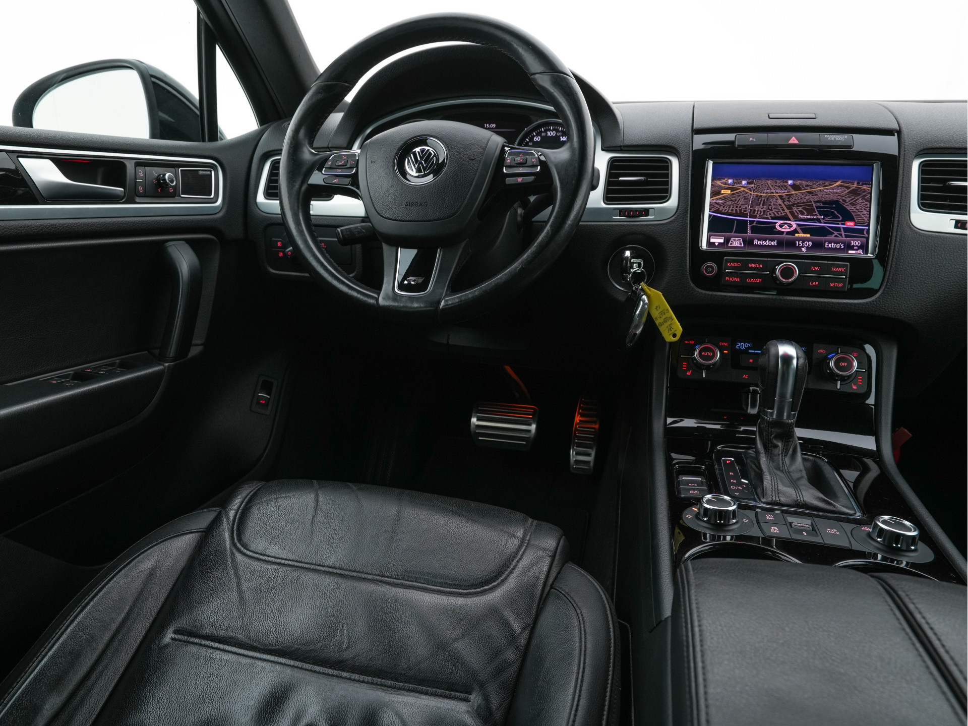 Volkswagen Touareg 3.0 TDI R-line-Sportpack AWD Aut. *FULL-LEATHER | BI-XENON | MEMORY-PACK | DYNAUDIO | AIR-SUSPENSION | NAVI-FULLMAP | COMFORT-SEATS  | ECC | HEATED-SEATS | PDC | CRUISE | TOWBAR | 21''ALU*