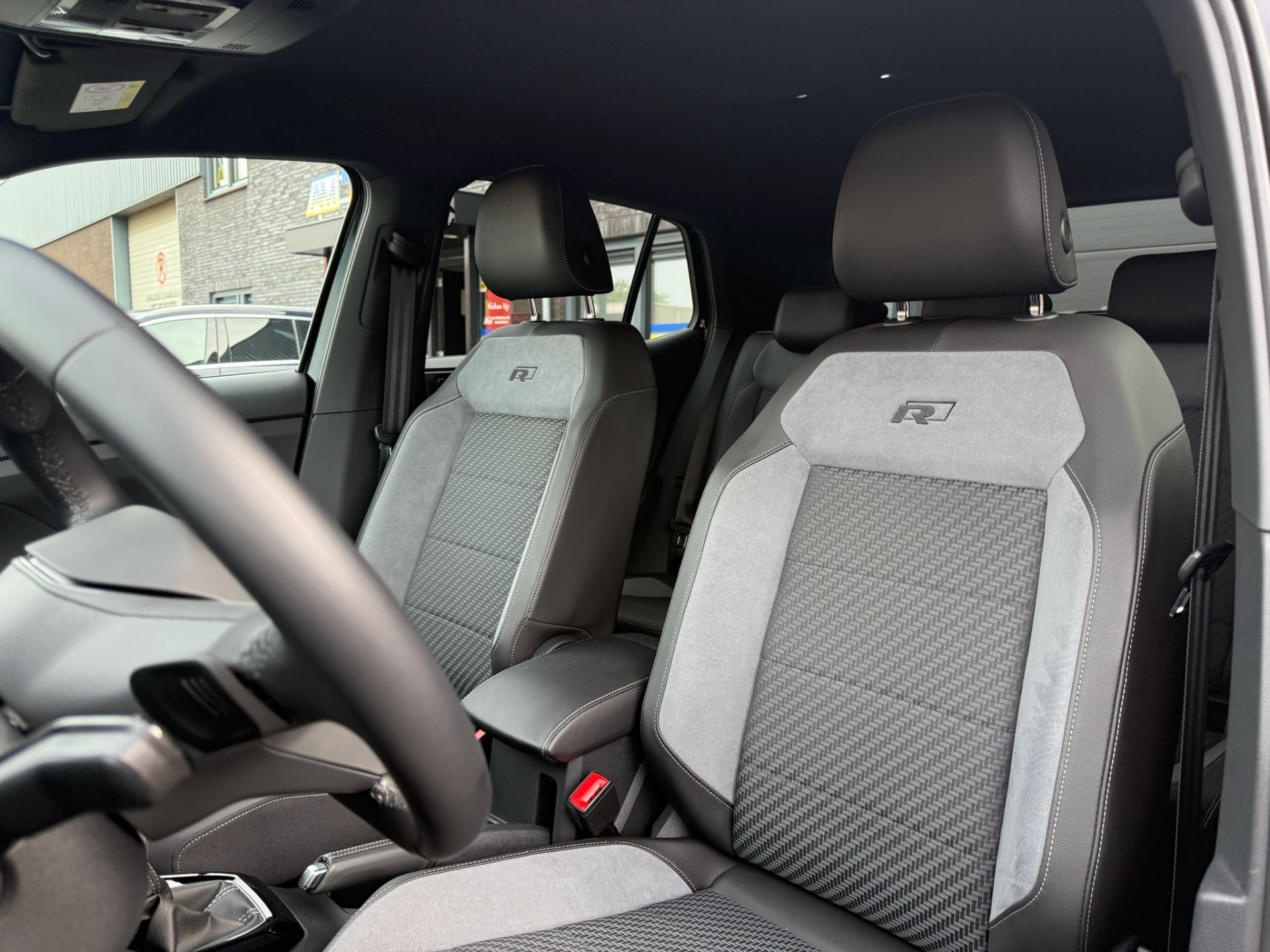 Volkswagen T-Cross 1.0 TSI R-Line | 1E EIGENAAR | 3/6/12MND GARANTIE| AUTOMAAT | LED | CARPLAY | DIGITAAL COCKPIT | DAB | CRUISE |