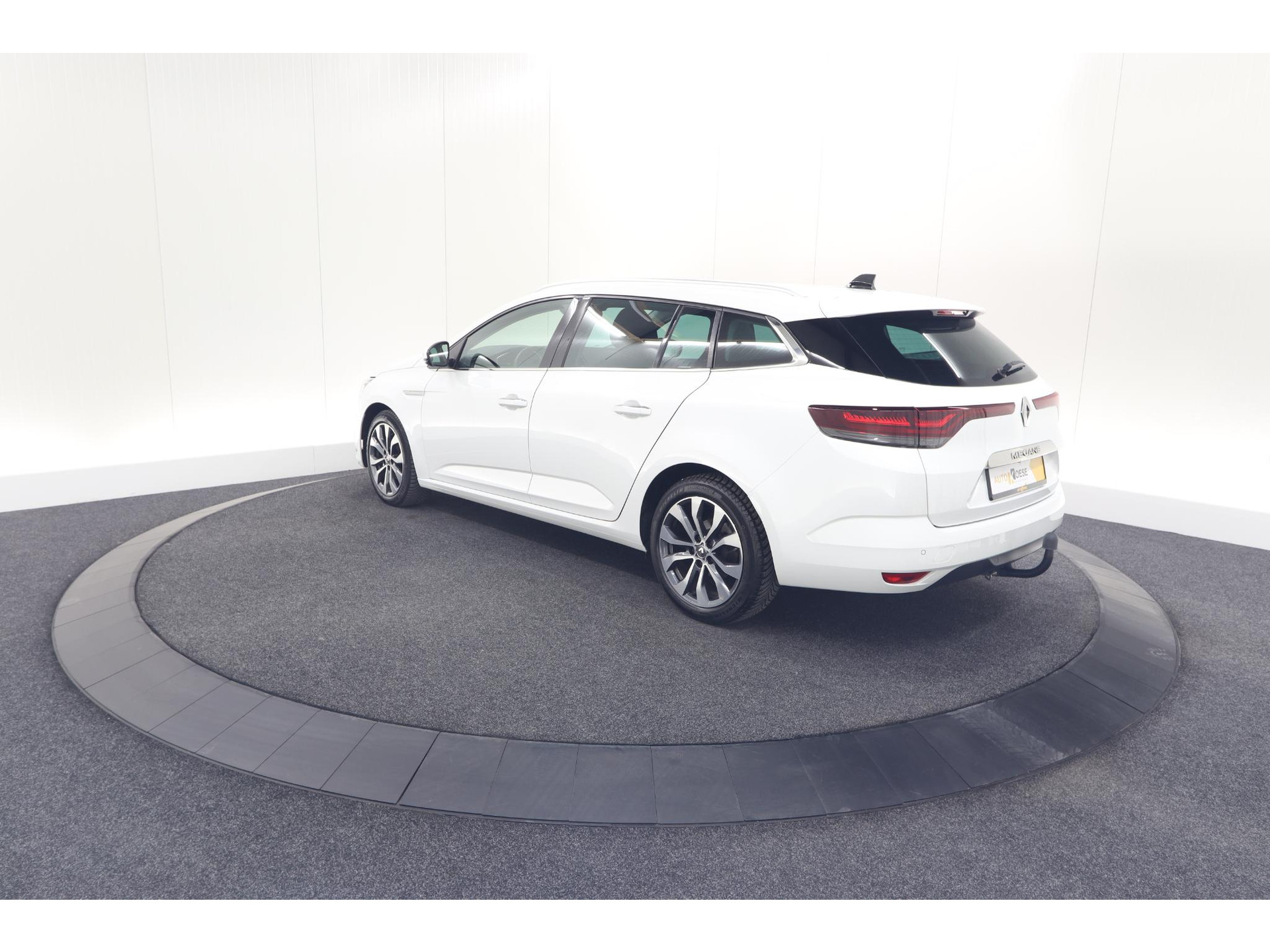 Renault Mégane Estate TCe 140 EDC Techno | Trekhaak | Camera | Navigatie | 9.3 Inch Groot Scherm