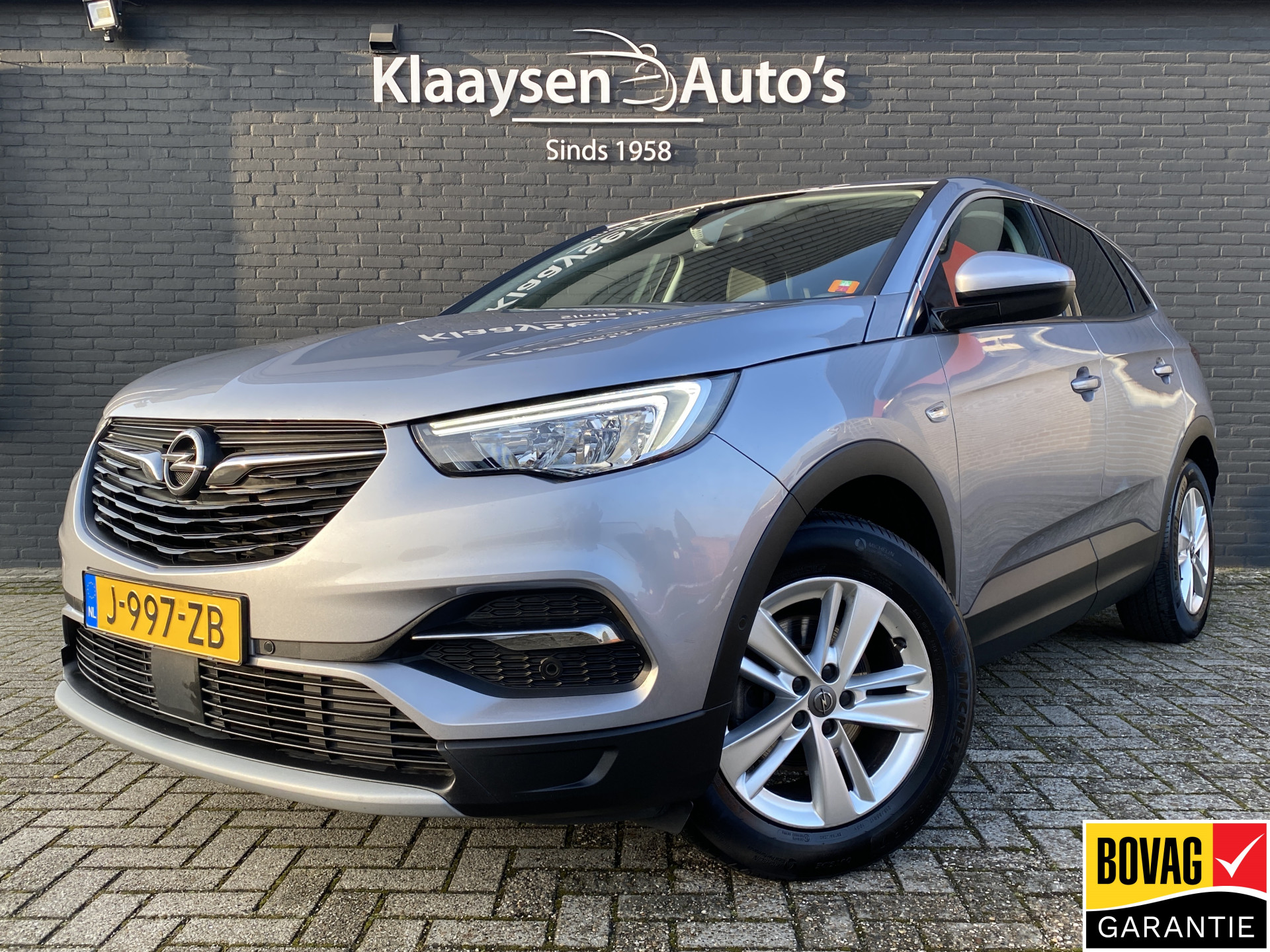Opel Grandland X 1.2 Turbo Business Executive 130 pk | 1e eigenaar | dealer onderh. | leder interieur | navigatie | camera | carplay