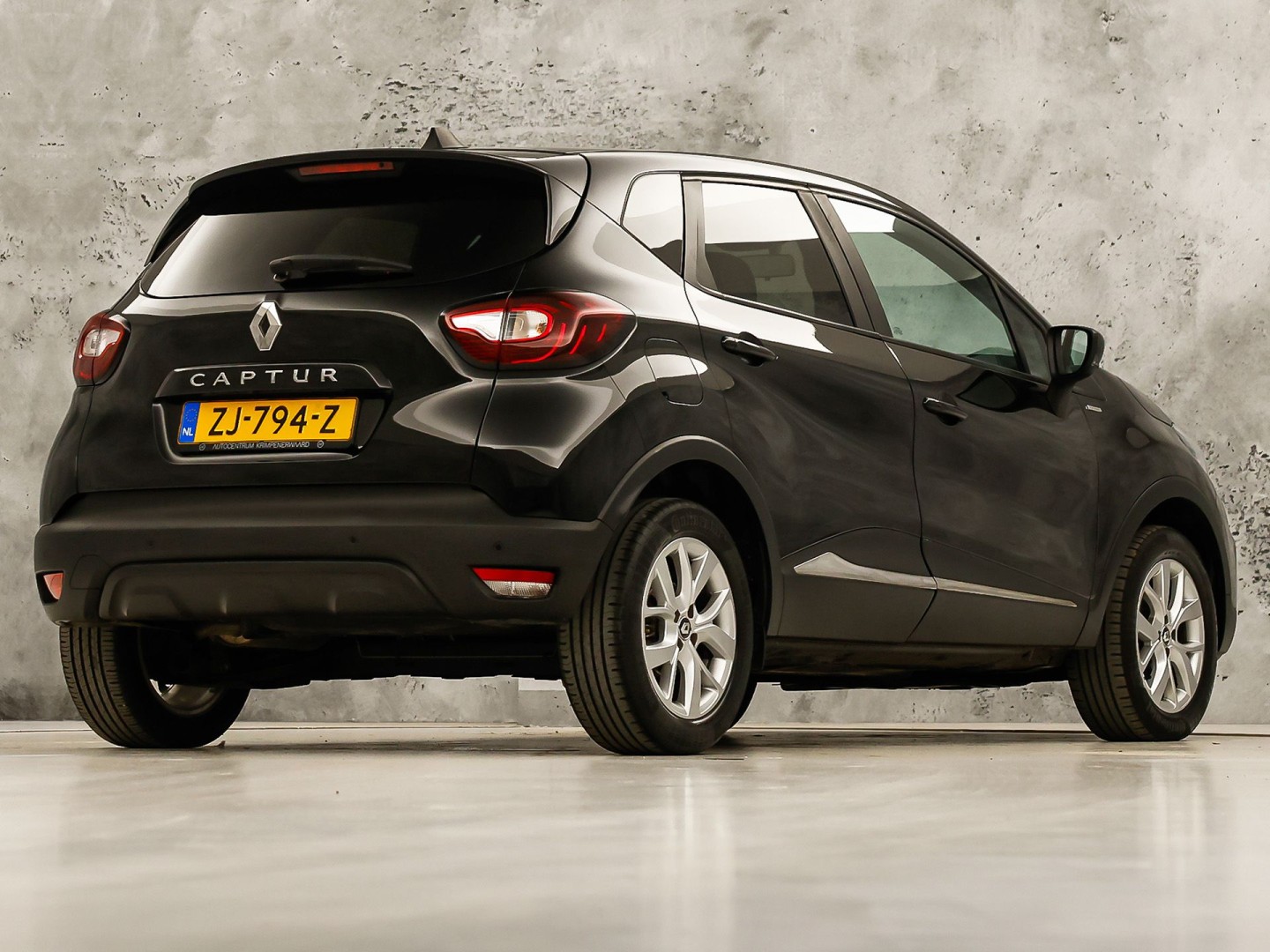 Renault Captur 0.9 TCe Sport (NAVIGATIE, CAMERA, CRUISE, SPORTSTOELEN, GETINT GLAS, LM VELGEN, NIEUWSTAAT)