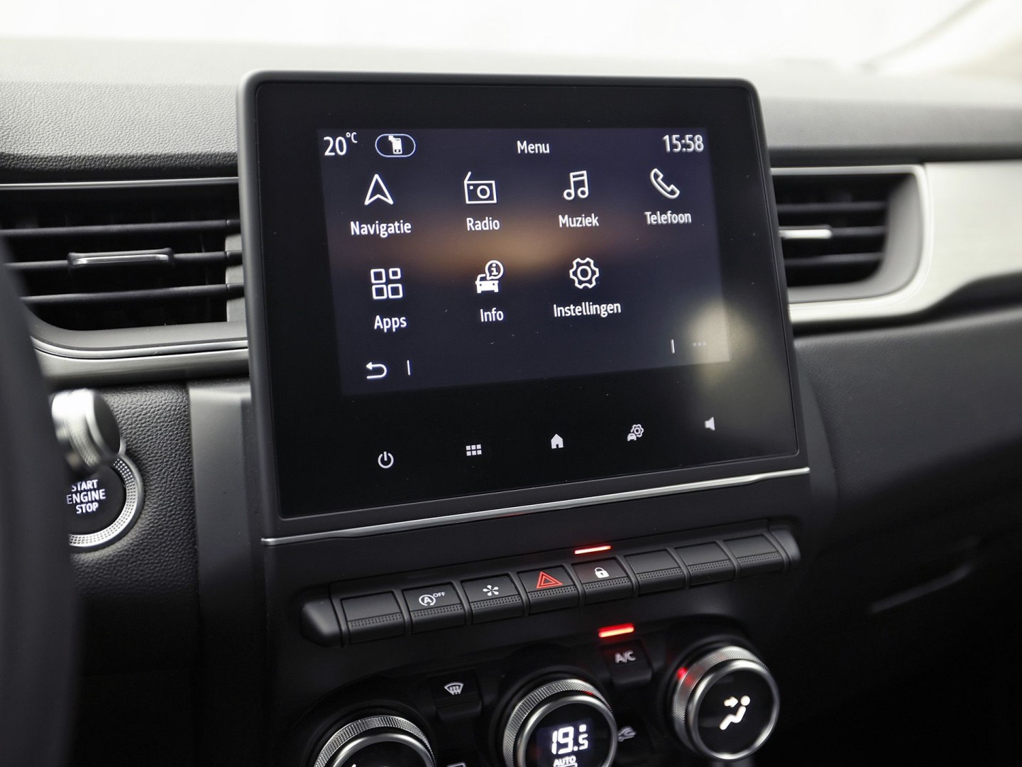 Renault Captur 1.3 TCe 140 Intens Sport 140Pk Automaat (VIRTUAL COCKPIT, APPLE CARPLAY, GROOT NAVI, CAMERA, CLIMATE, SPORTSTOELEN, LEDER, GETINT GLAS, CRUISE, NIEUWSTAAT)
