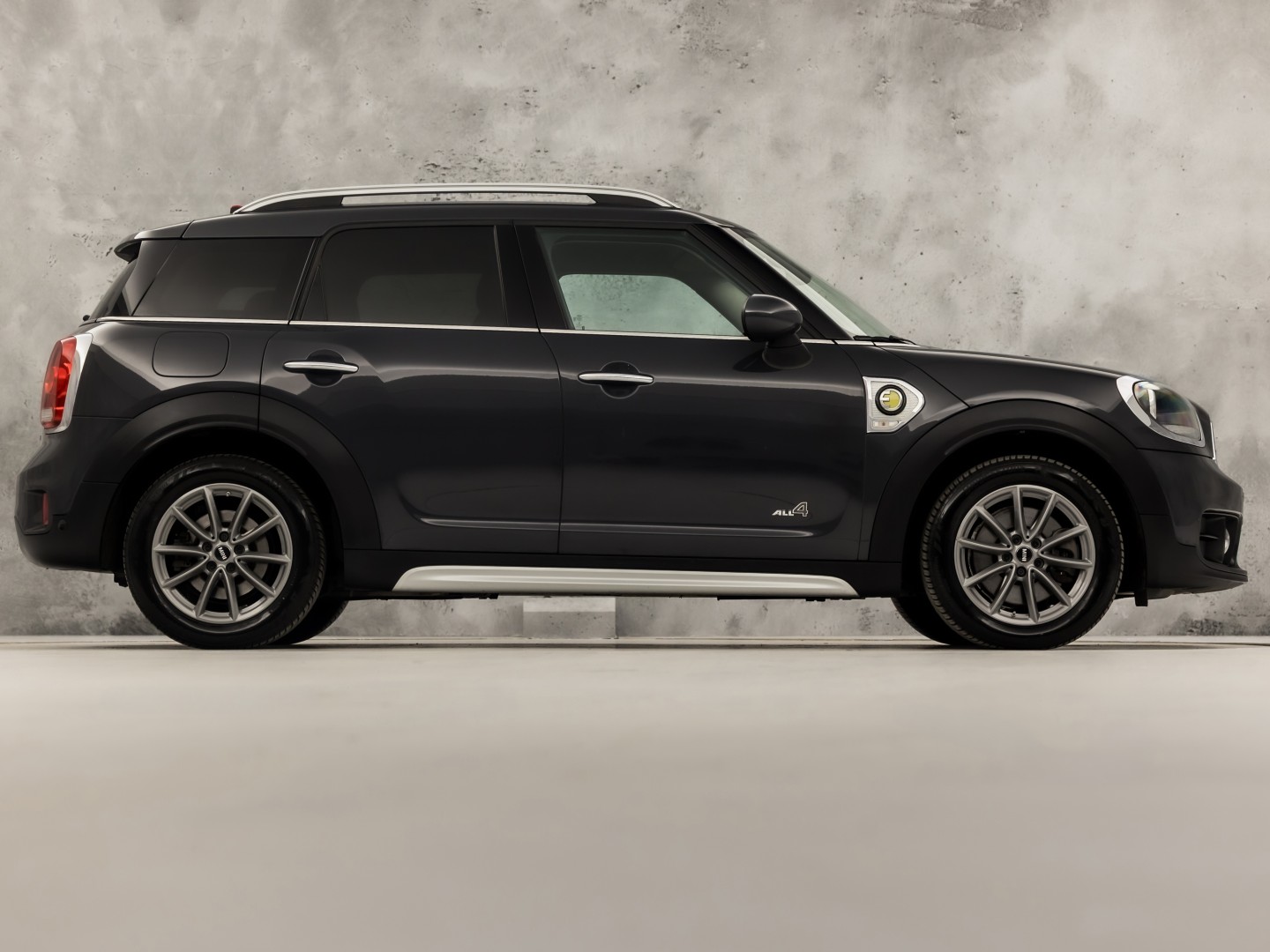 MINI Countryman 1.5 Cooper SE ALL4 Chili 225Pk Automaat (APPLE CARPLAY, GROOT NAVI, LEDER, STOELVERWARMING, SPORTSTOELEN, GETINT GLAS, ADAPTIVE CRUISE, NIEUWSTAAT)
