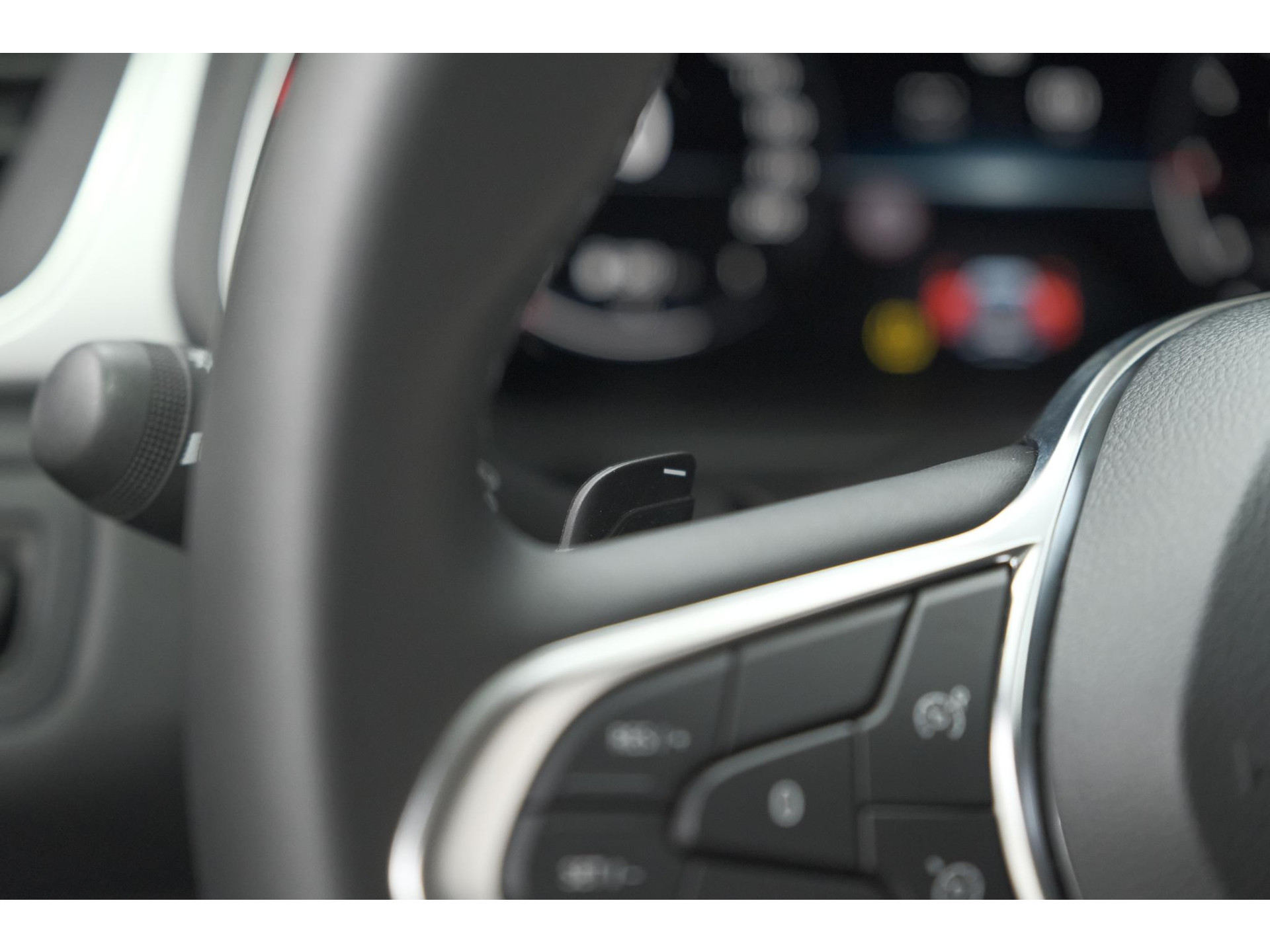 Renault Captur Mild Hybrid 140 EDC Techno | Camera | 9.3 Inch Scherm | Apple Carplay | Parkeersensoren | Allseason Banden | Stoelverwarming