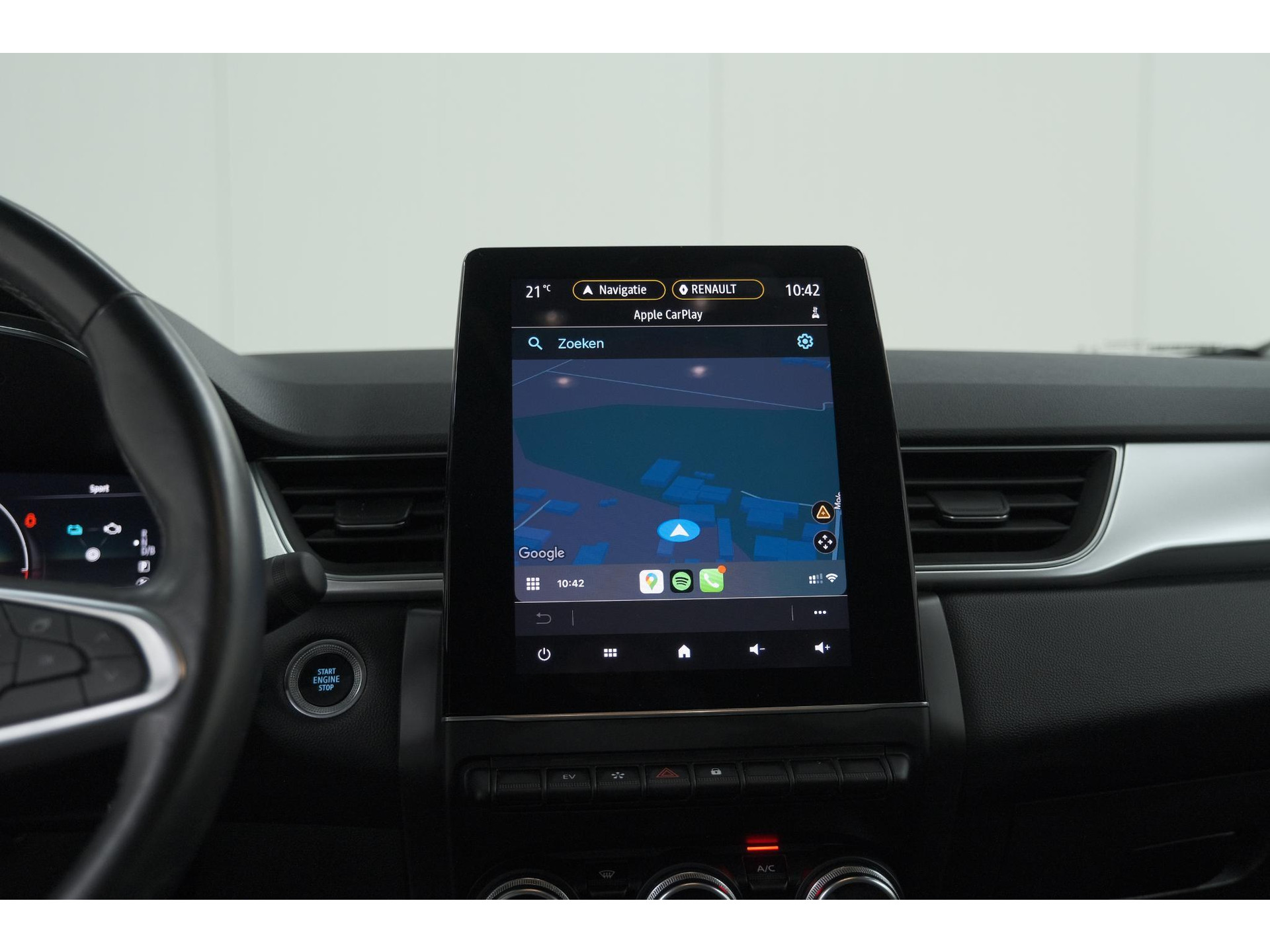 Renault Captur 1.6 E-Tech Plug-in Hybrid 160 Intens | Trekhaak | Camera | Adaptieve Cruise Control | Dodehoekdetectie