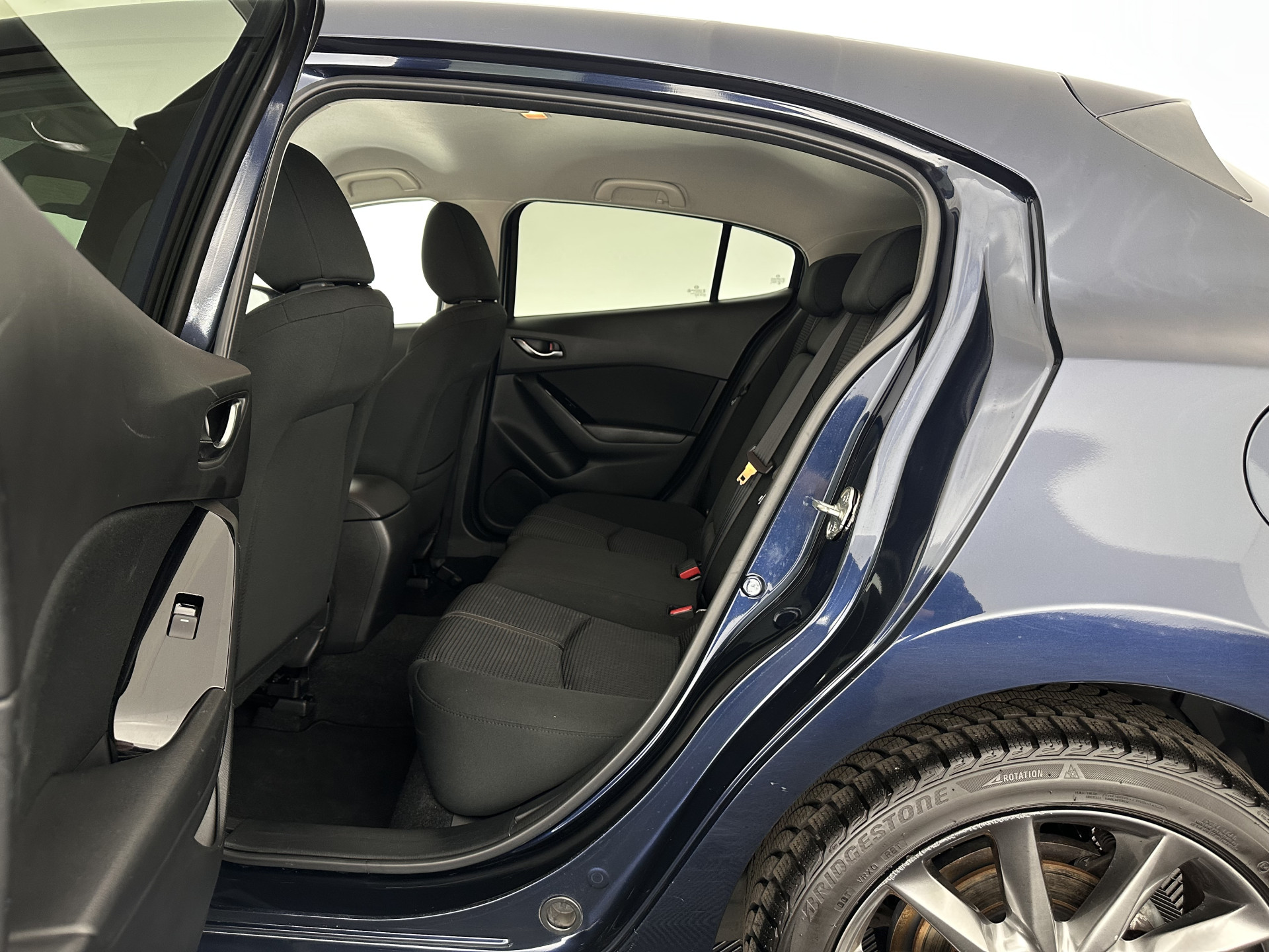 Mazda 3 2.2 SkyActiv-D 150 SkyLease *HEATED-COMFORTSEATS | NAVI-FULLMAP | DAB+ | PRIVACYGLASS | ECC | PDC | CRUISE | 18''ALU*