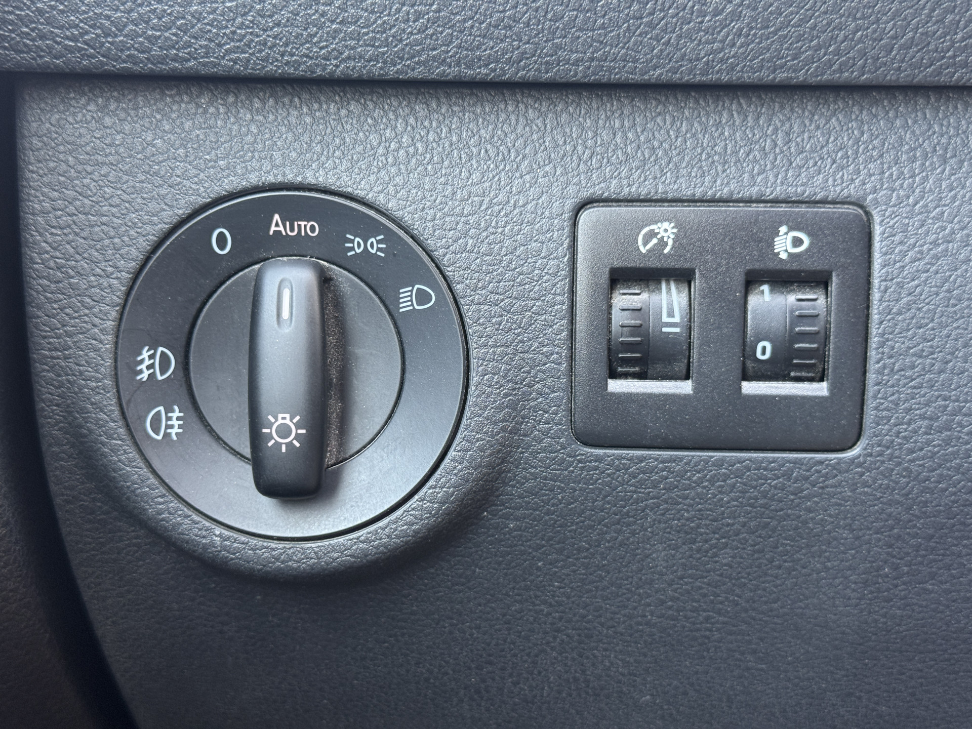 Volkswagen e-Caddy 37kWh 113PK L2H1 Elektrisch Caddy ABT Maxi 37,3kWh 159km WLTP Trekhaak Airco Stoelverwarming Parkeersensoren