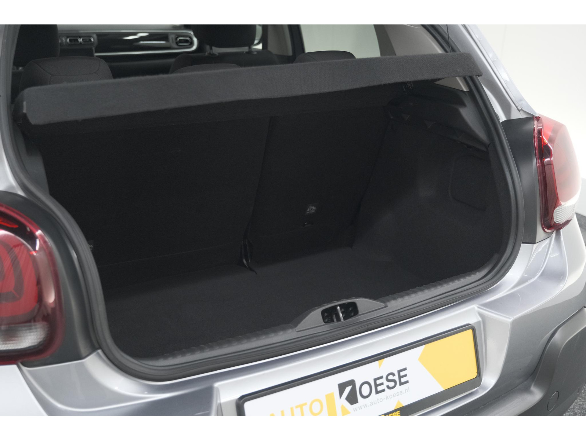 Citroen C3 PureTech 110 EAT6 Max | Parkeersensoren | Apple Carplay | 16 Inch Lichtmetalen Velgen