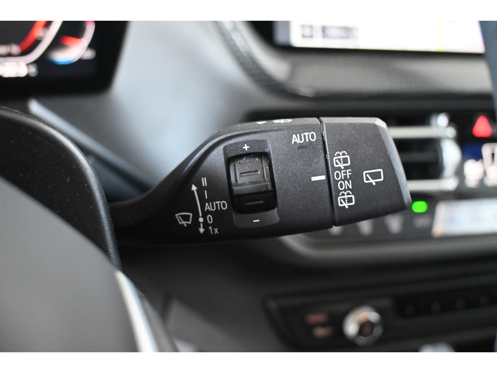 BMW 1-serie 118i High Executive Automaat Clima Virtual Cockpit LED Stoelverwarming CarPlay 100% Onderhouden! Inruil mogelijk!